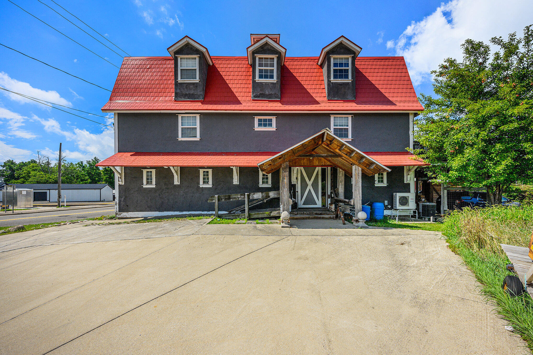 721 E Bridge Street Property Photo 23