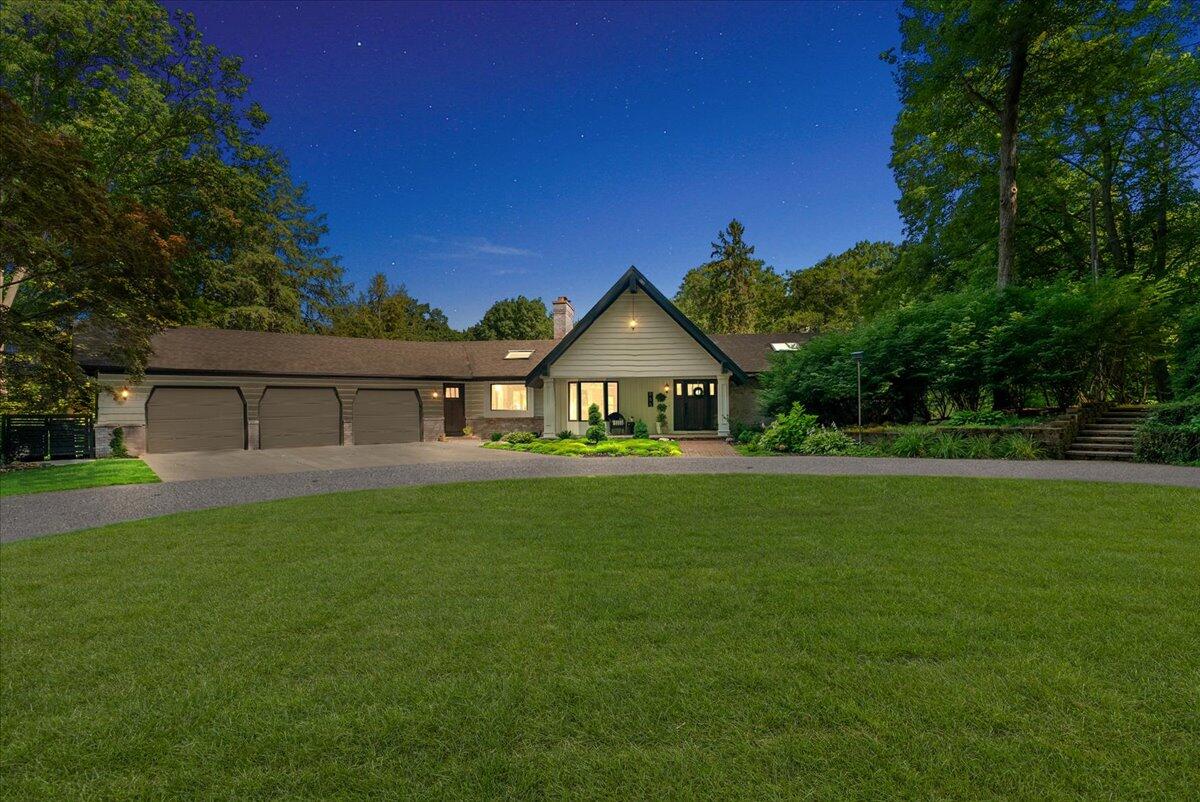 955 Kenwood Drive Property Photo 1
