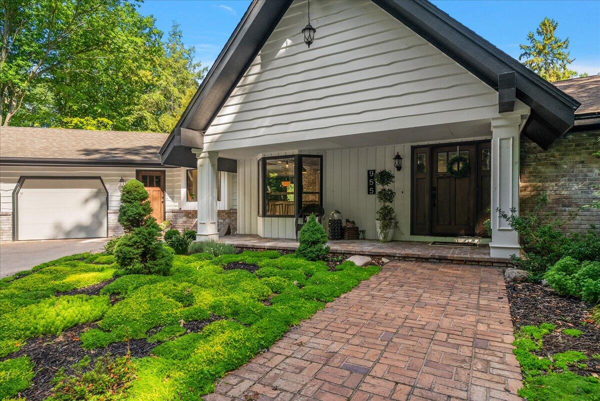 955 Kenwood Drive Property Photo 10