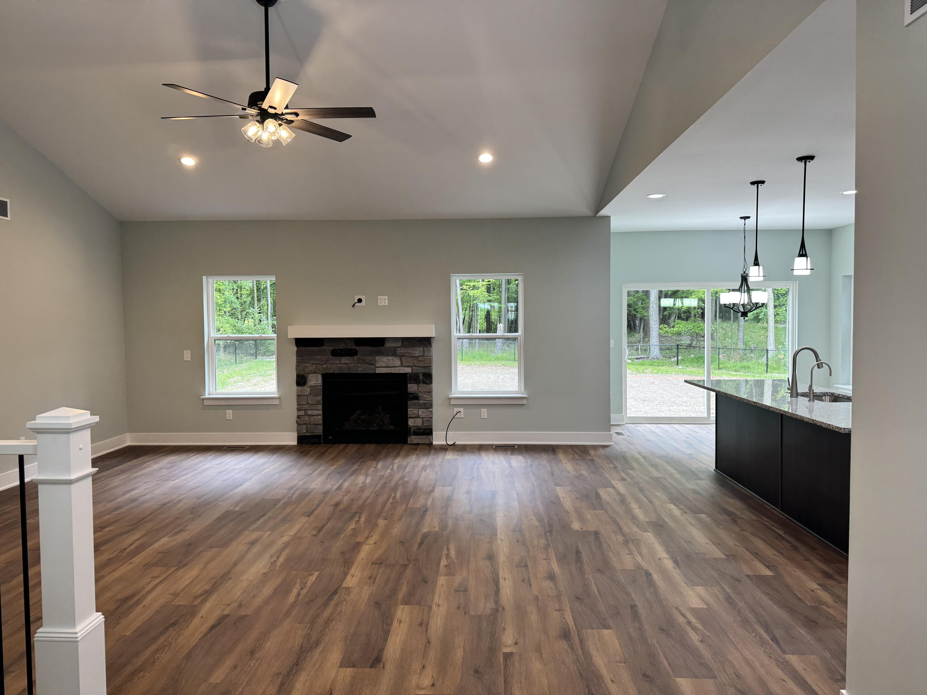 9931 White Tail Drive Property Photo 5