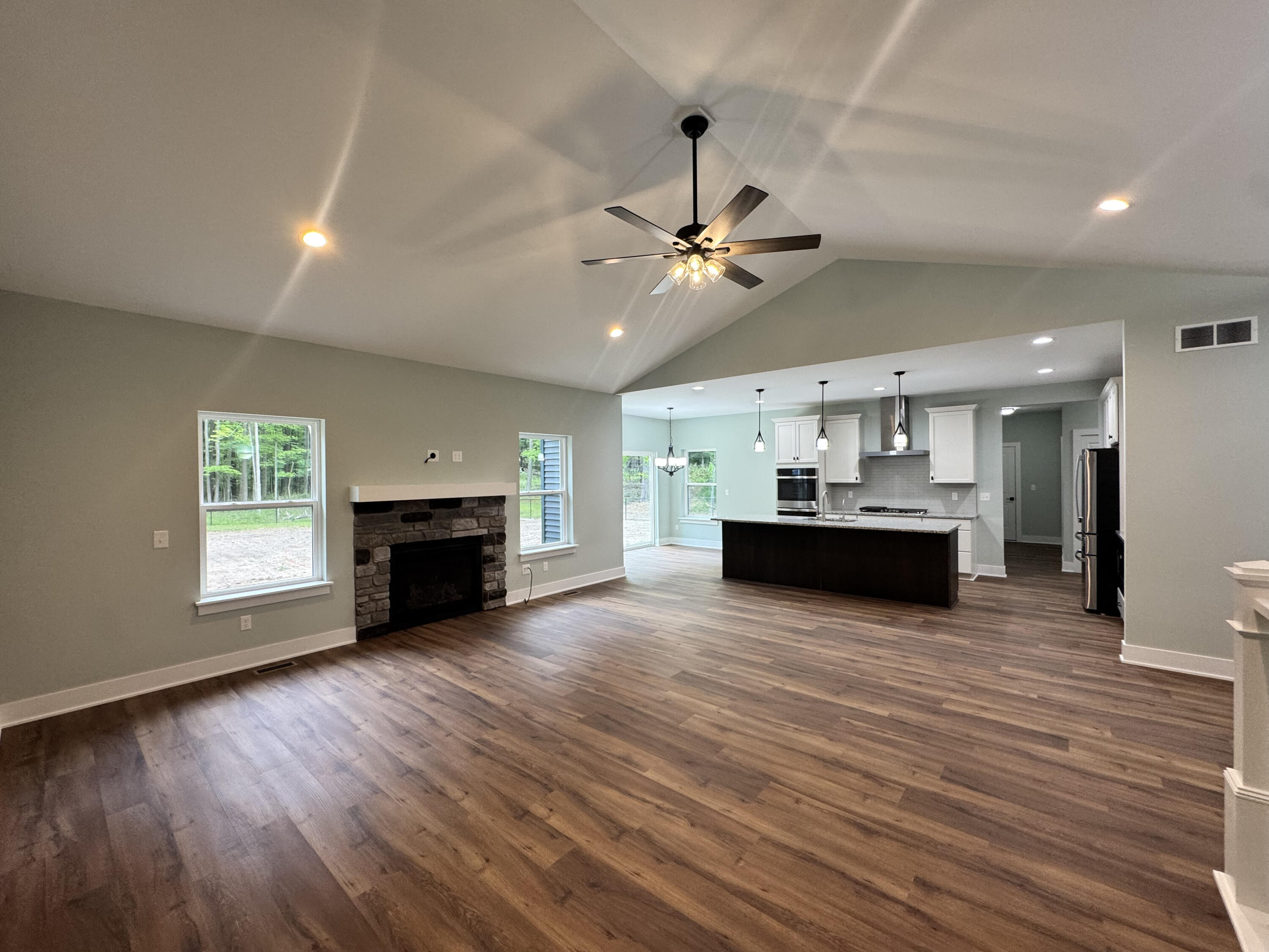 9931 White Tail Drive Property Photo 6