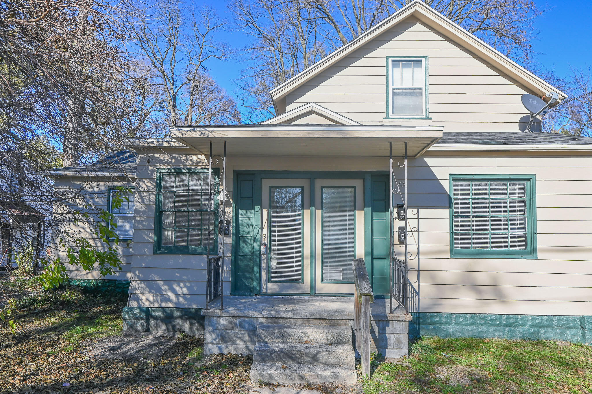 210 Amity Avenue Property Photo 2