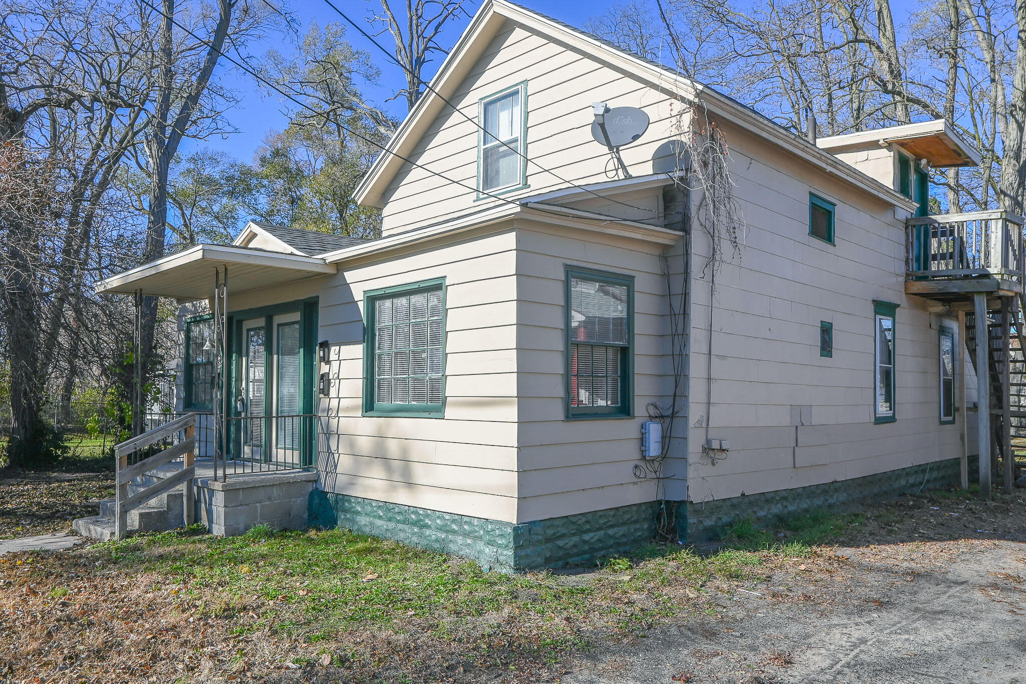 210 Amity Avenue Property Photo 3