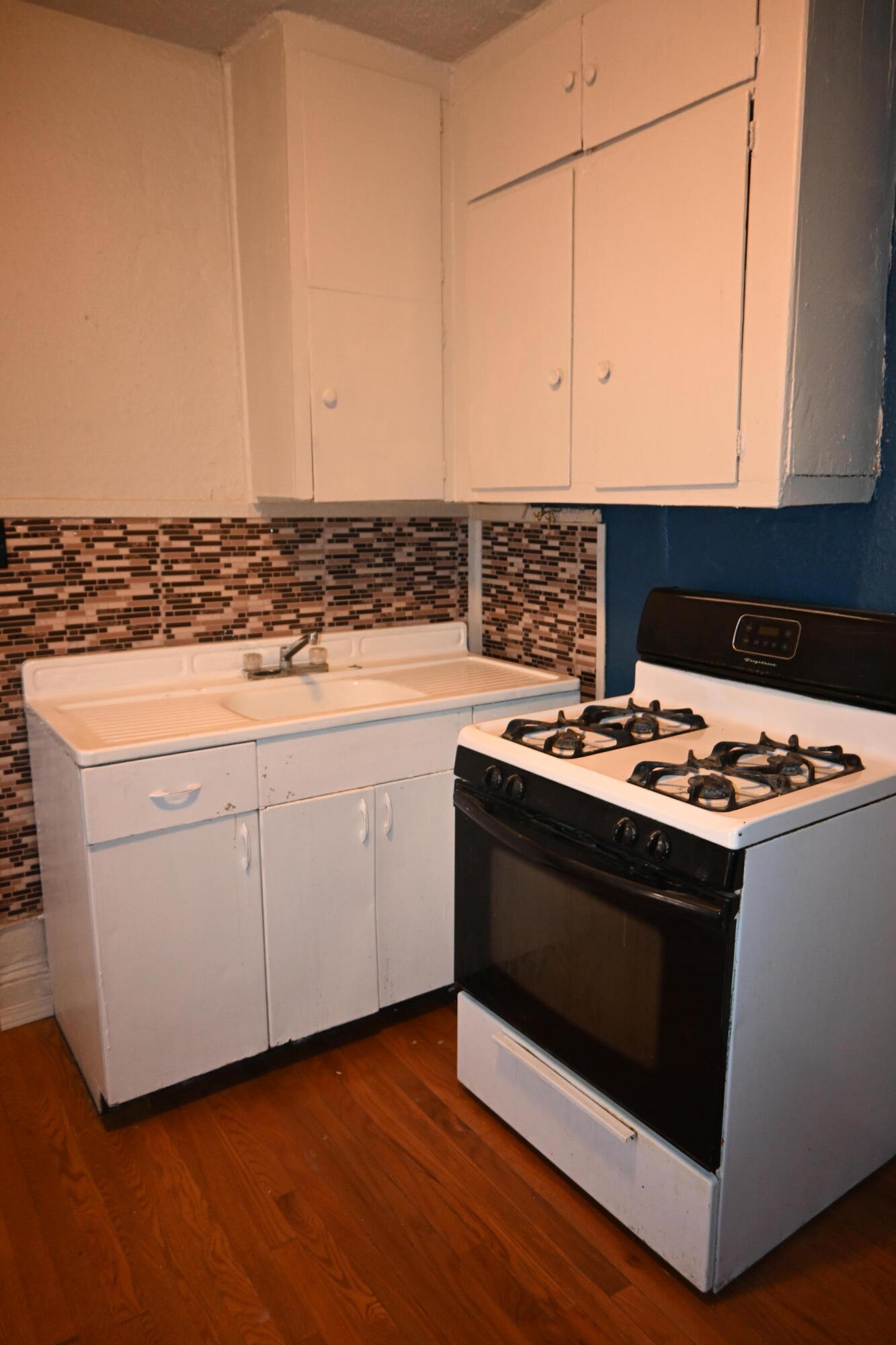 210 Amity Avenue Property Photo 12