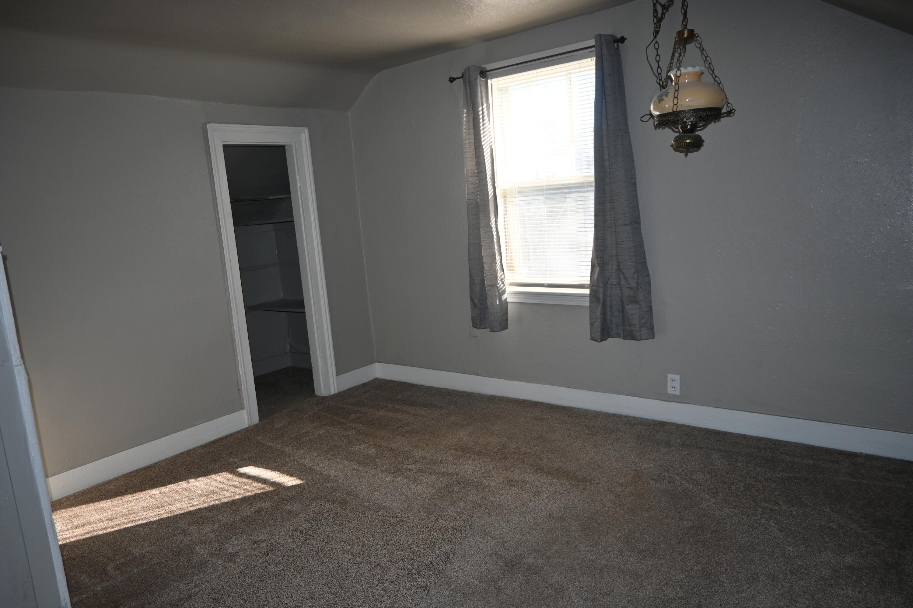 210 Amity Avenue Property Photo 20