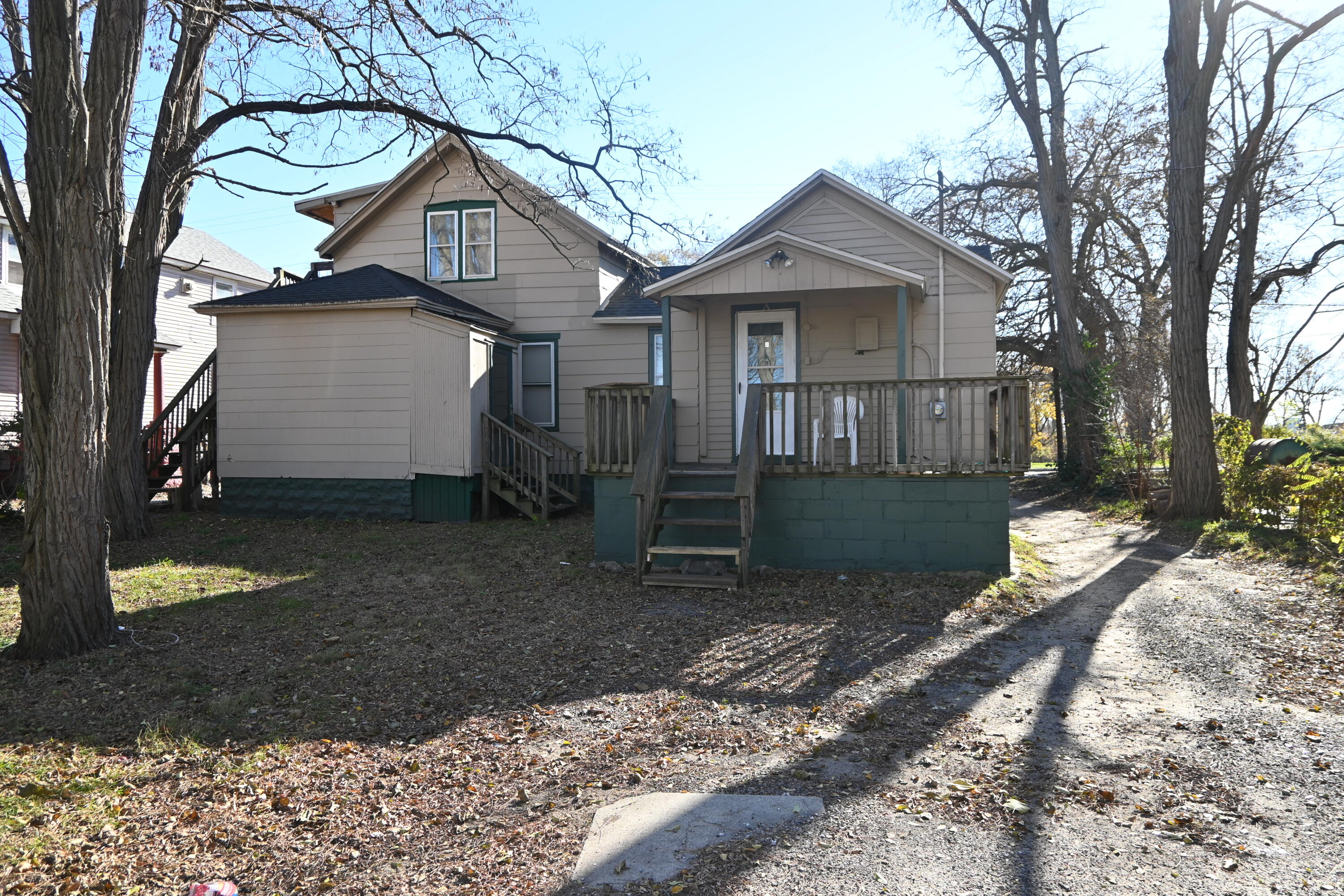 210 Amity Avenue Property Photo 29