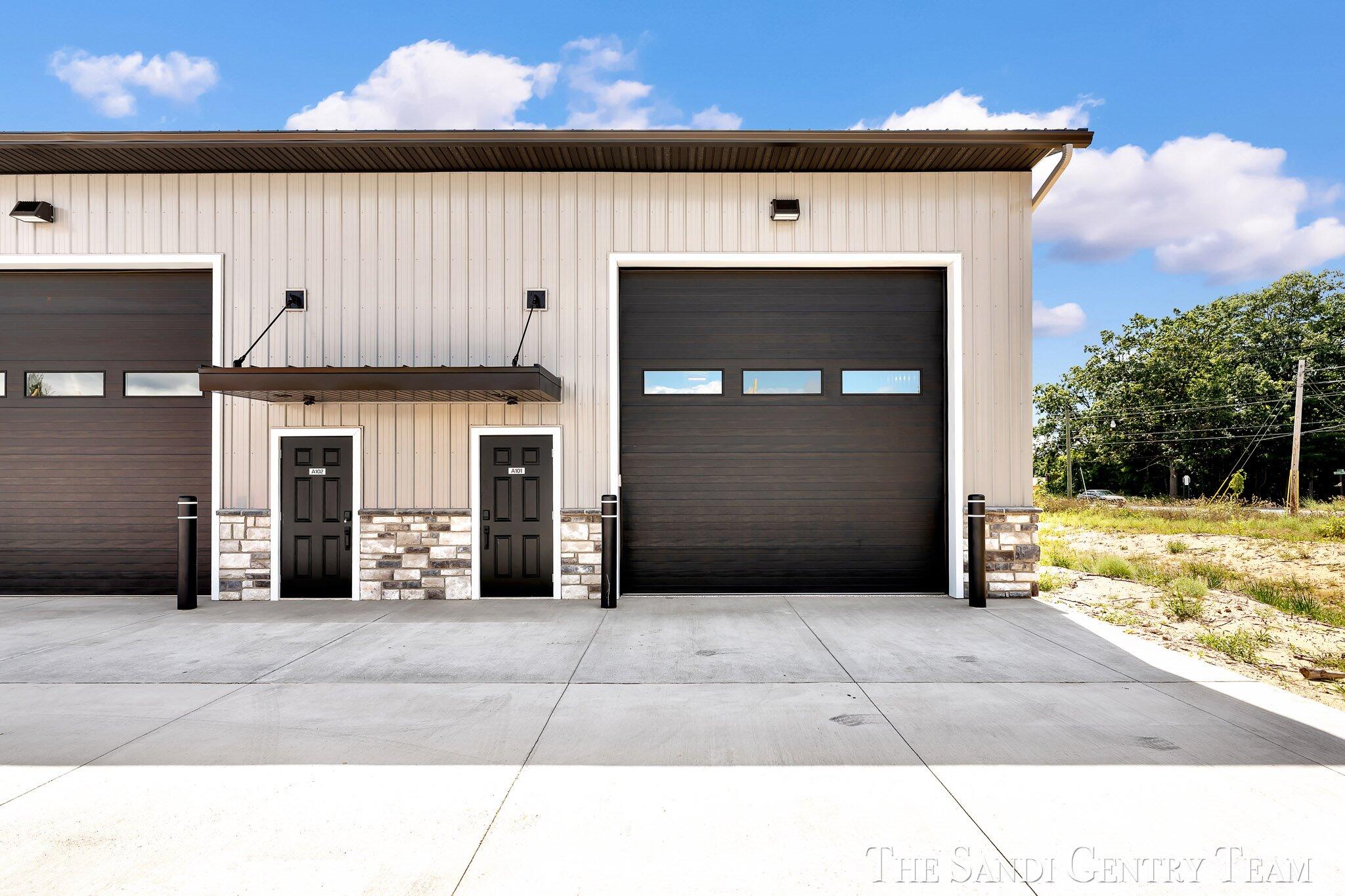 2695 Hein Road B101 Property Photo 1