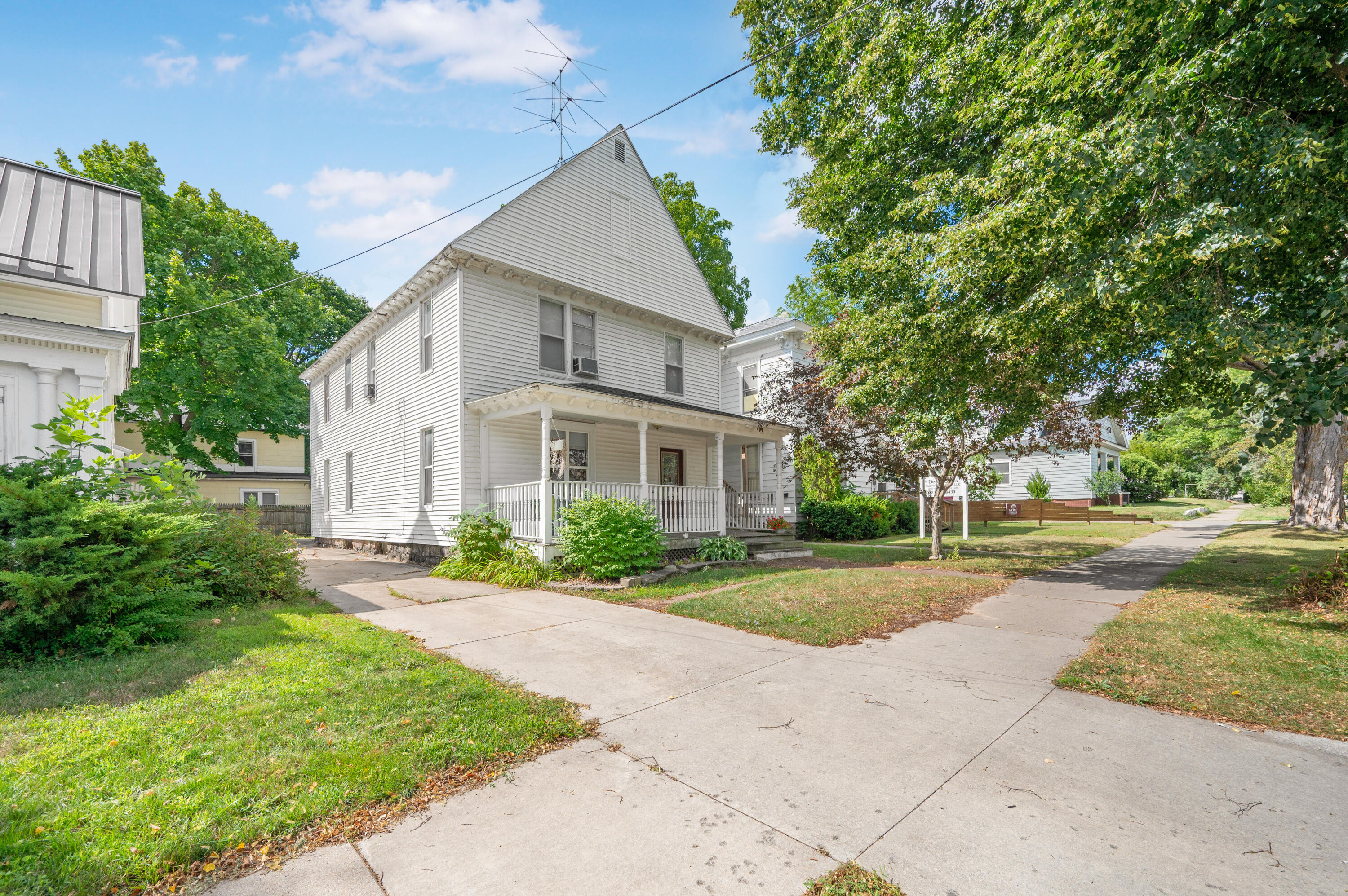 420 Linden Street Property Photo 1