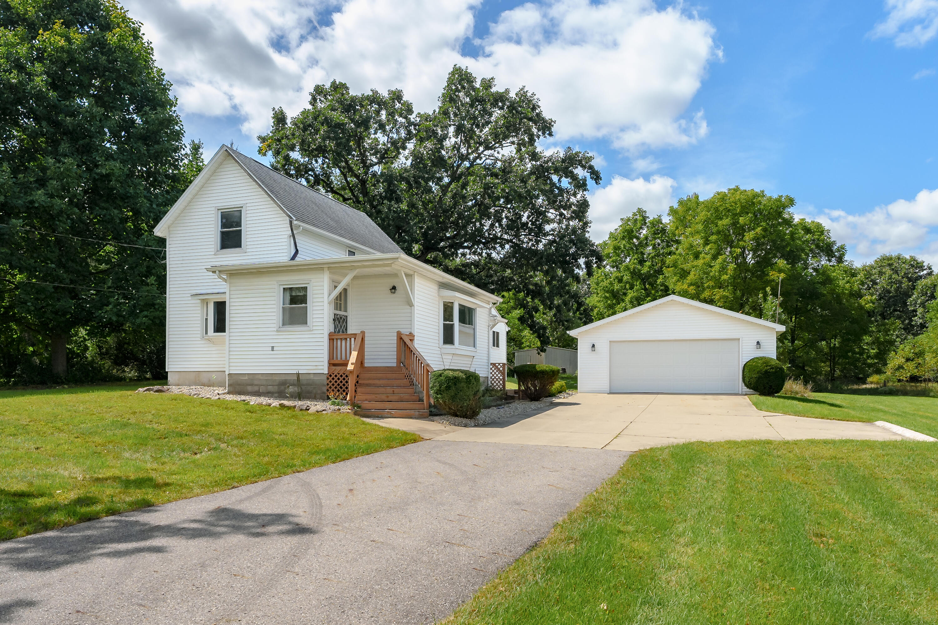 13661 6 1/2 Mile Road Property Photo 1