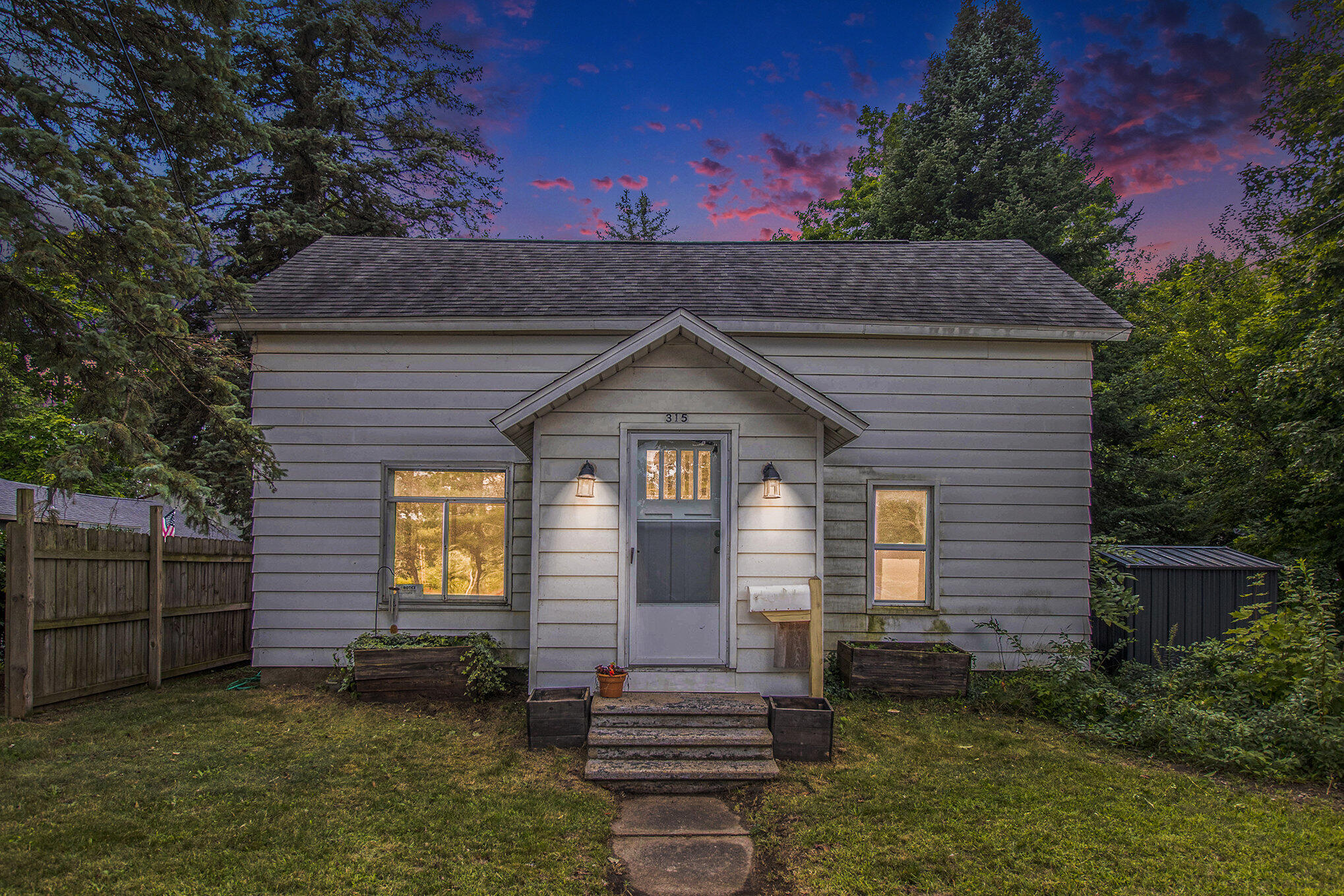 315 W Allegan Street Property Photo 1