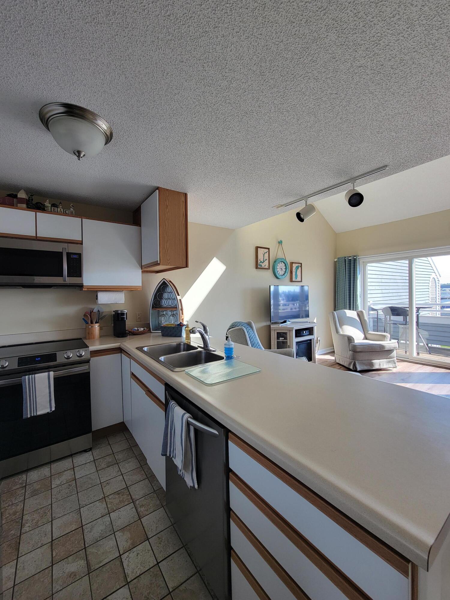114 Millpoint Drive 14 Property Photo 11