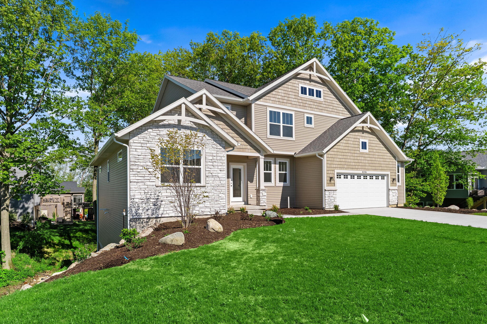 8206 Eagle Peak Drive Property Photo 1