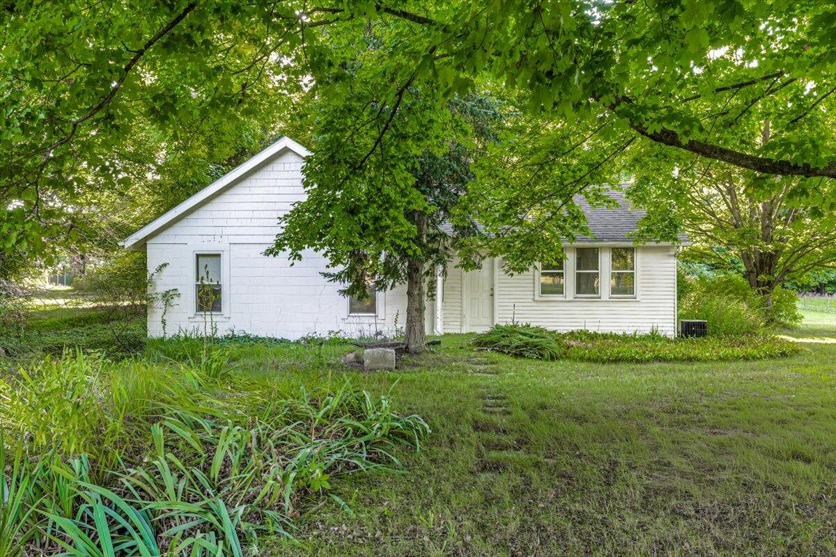 10406 N 300 E Property Photo 1