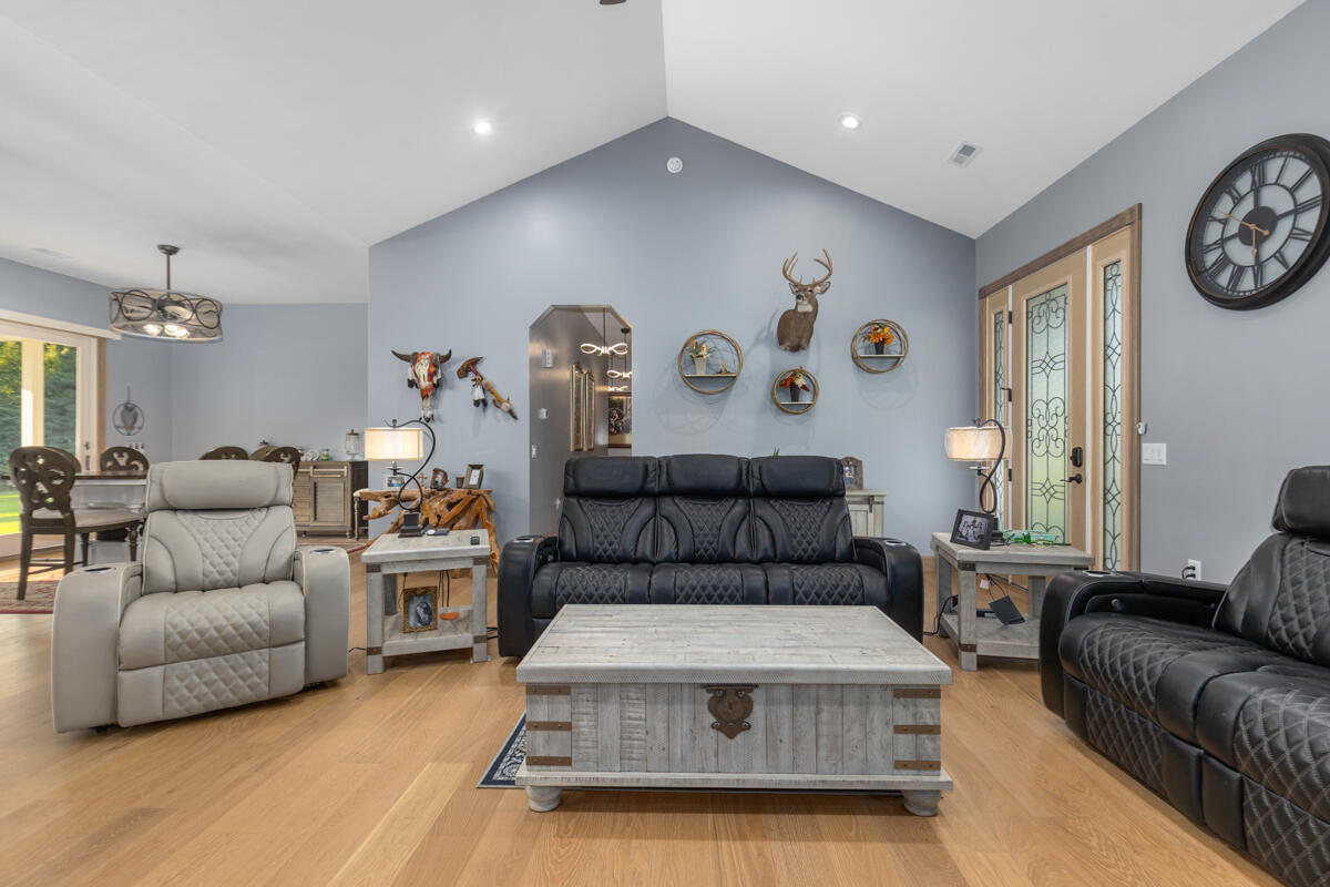 6432 Marsh Road Property Photo 9
