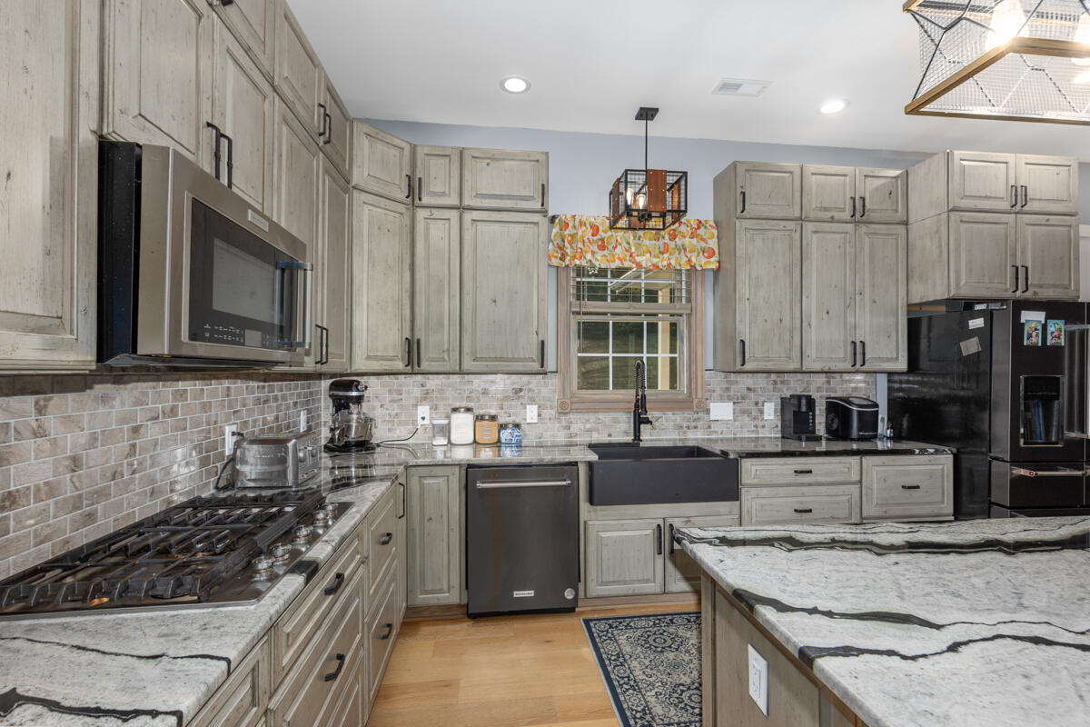 6432 Marsh Road Property Photo 14