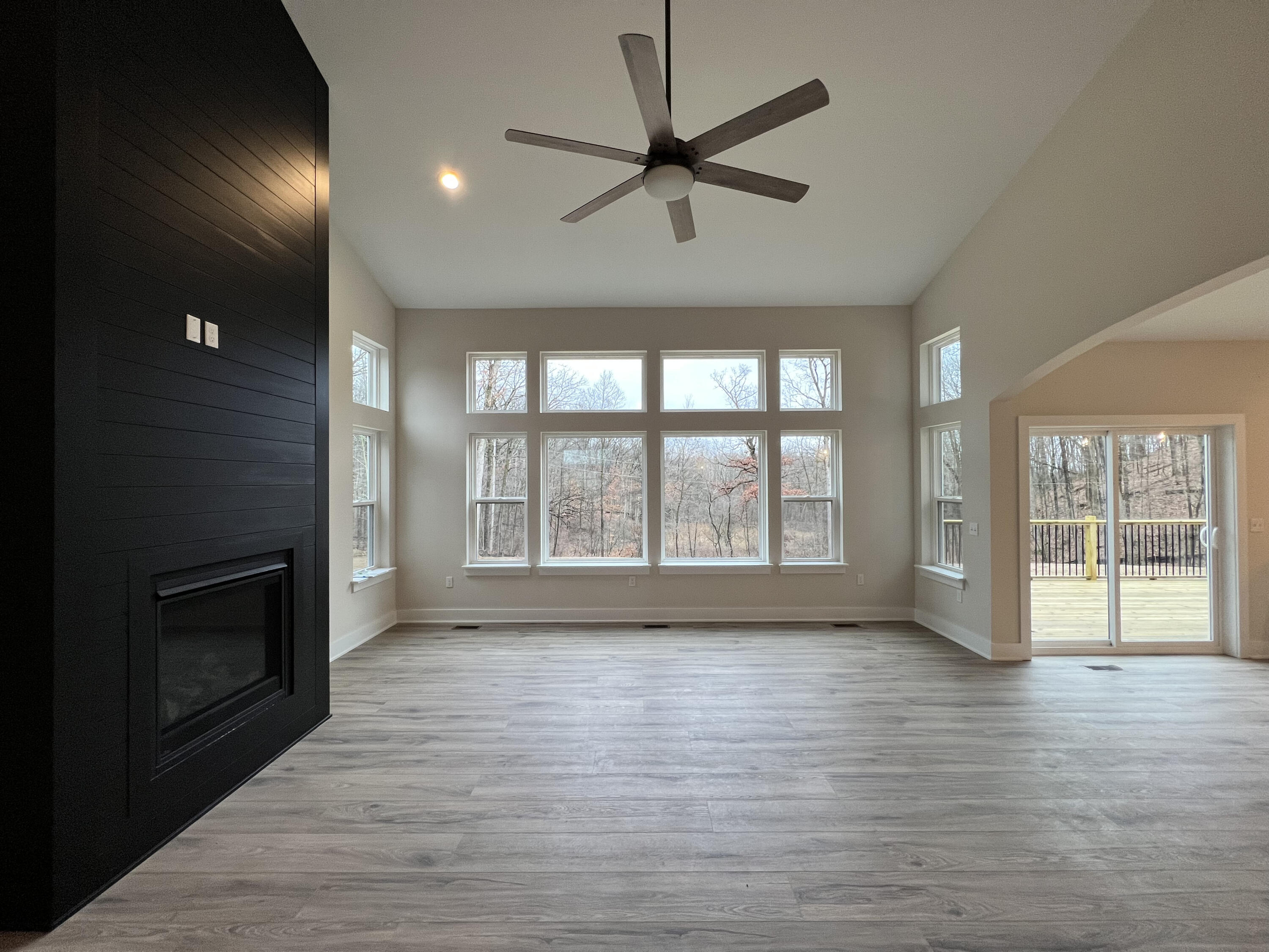 9935 White Tail Drive Property Photo 3