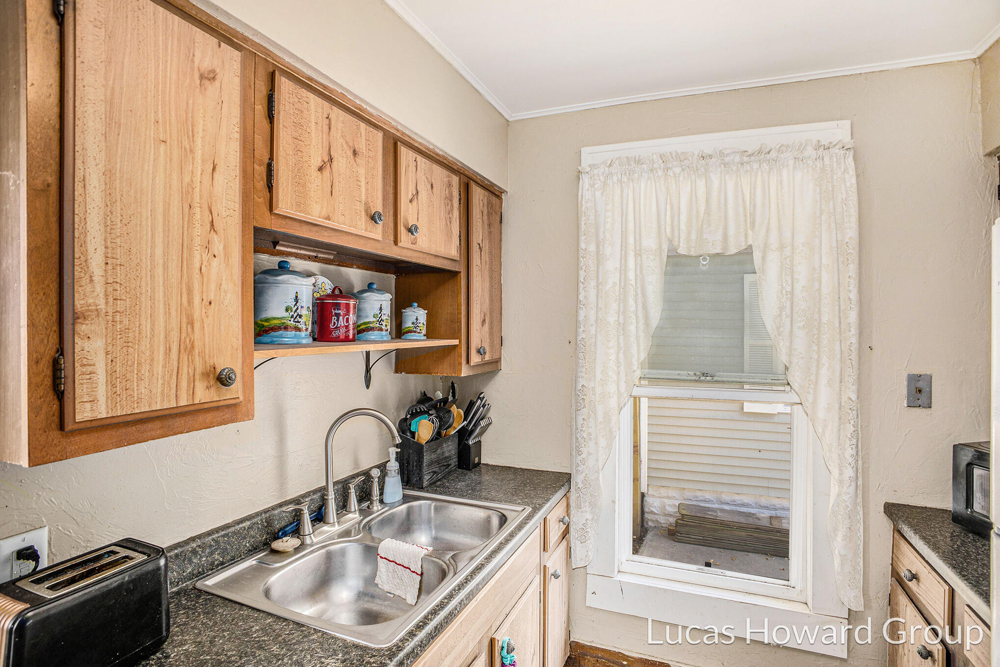 712 Lenore Avenue Property Photo 6