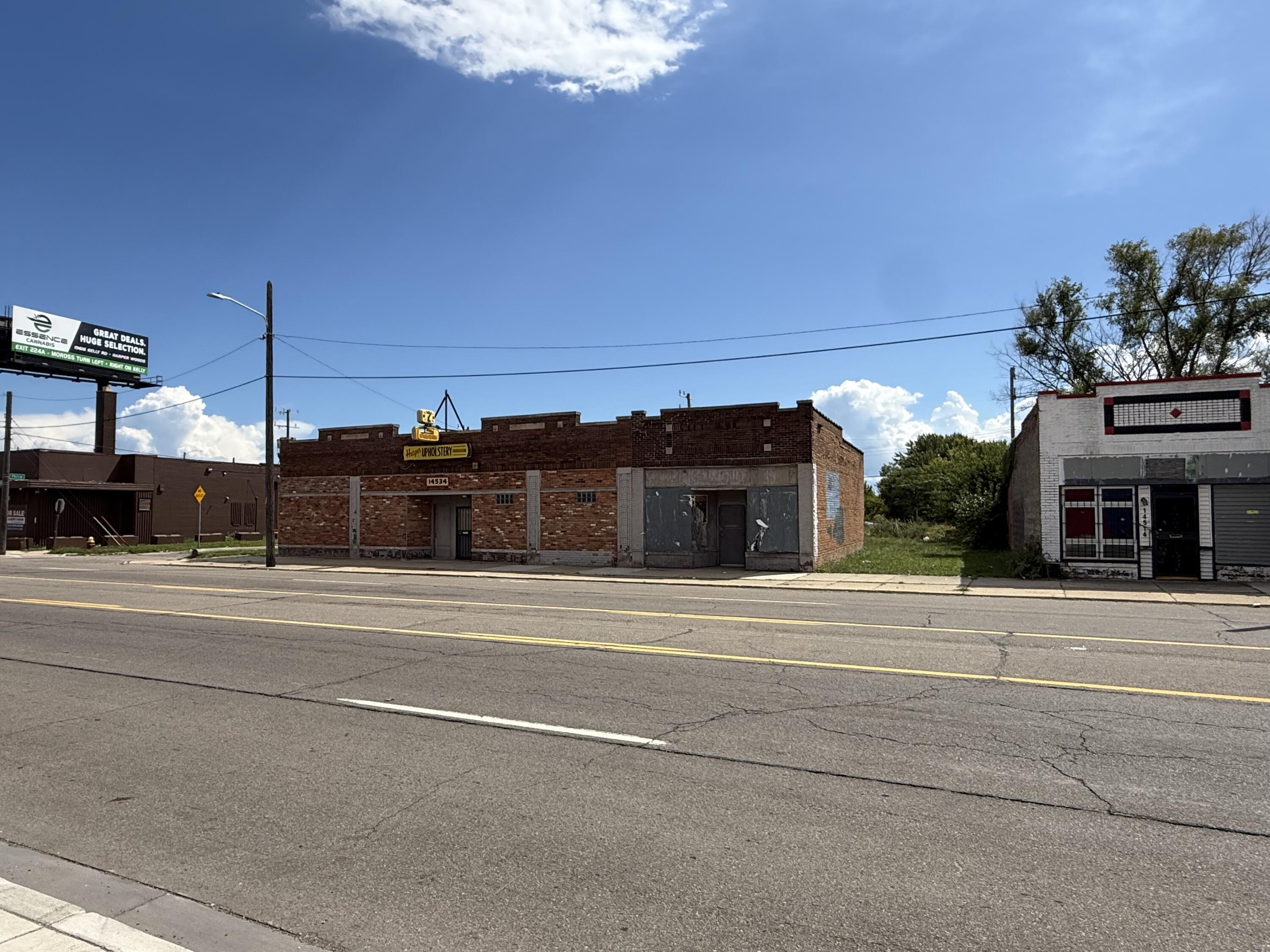 14520 Harper Avenue Property Photo 2
