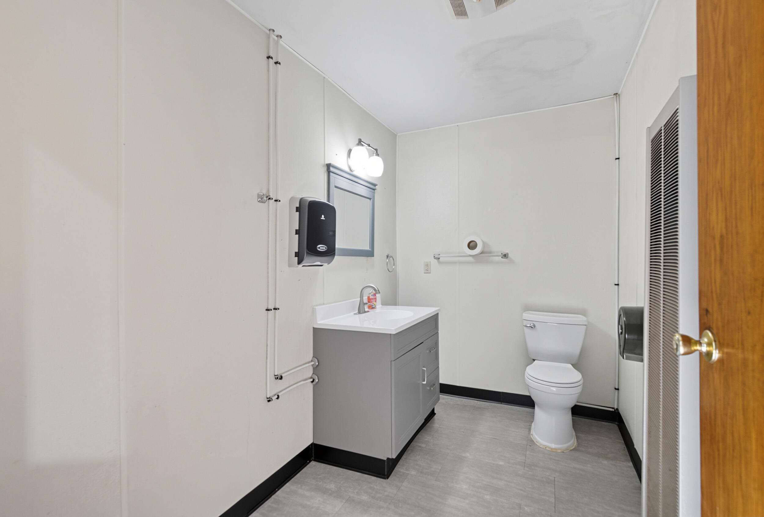 9121 E Bristol Road Property Photo 20