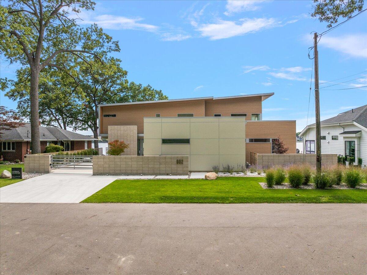 602 Lawn Avenue Property Photo