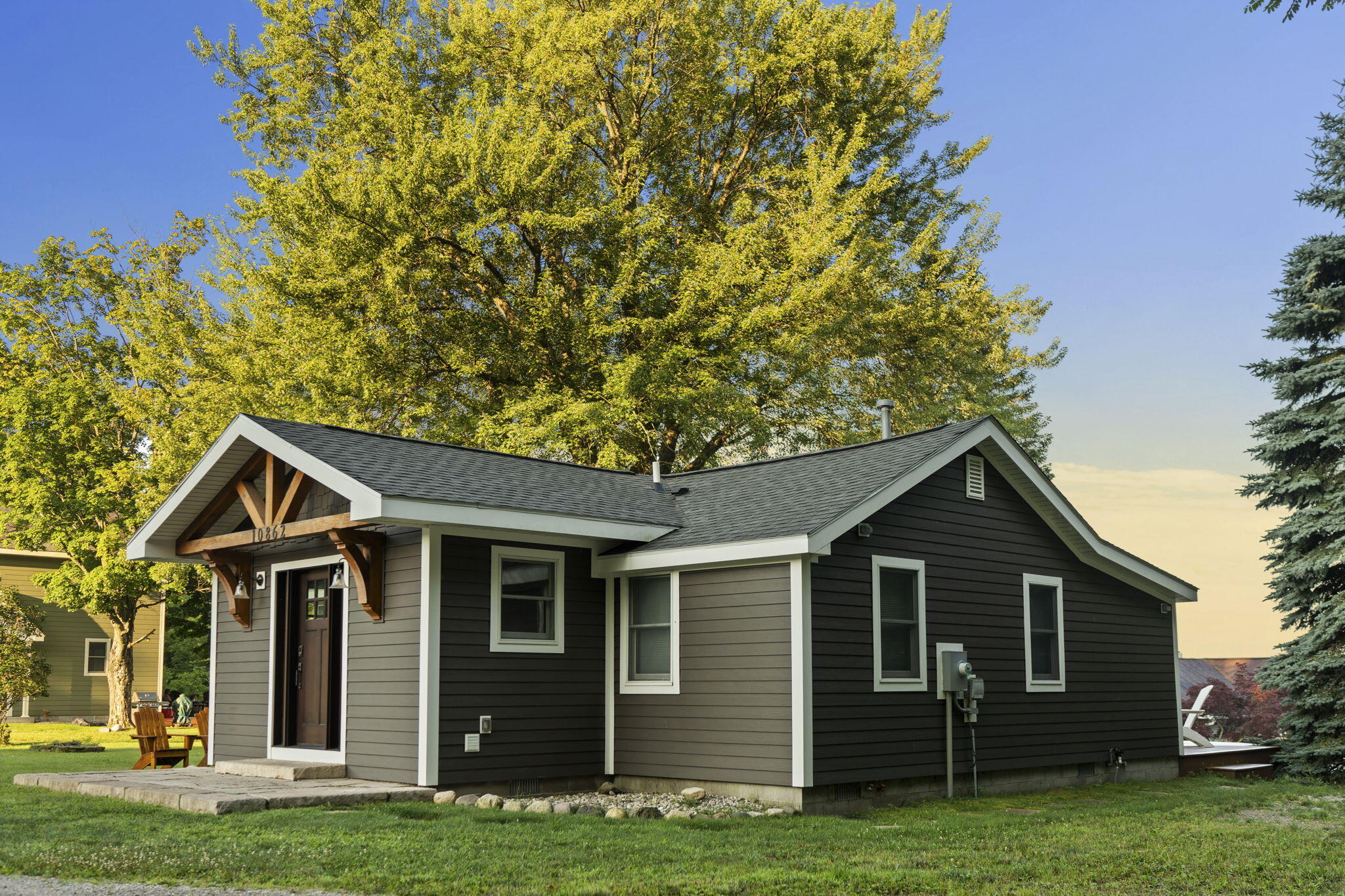 10862 Torchlight Lane Property Photo 8