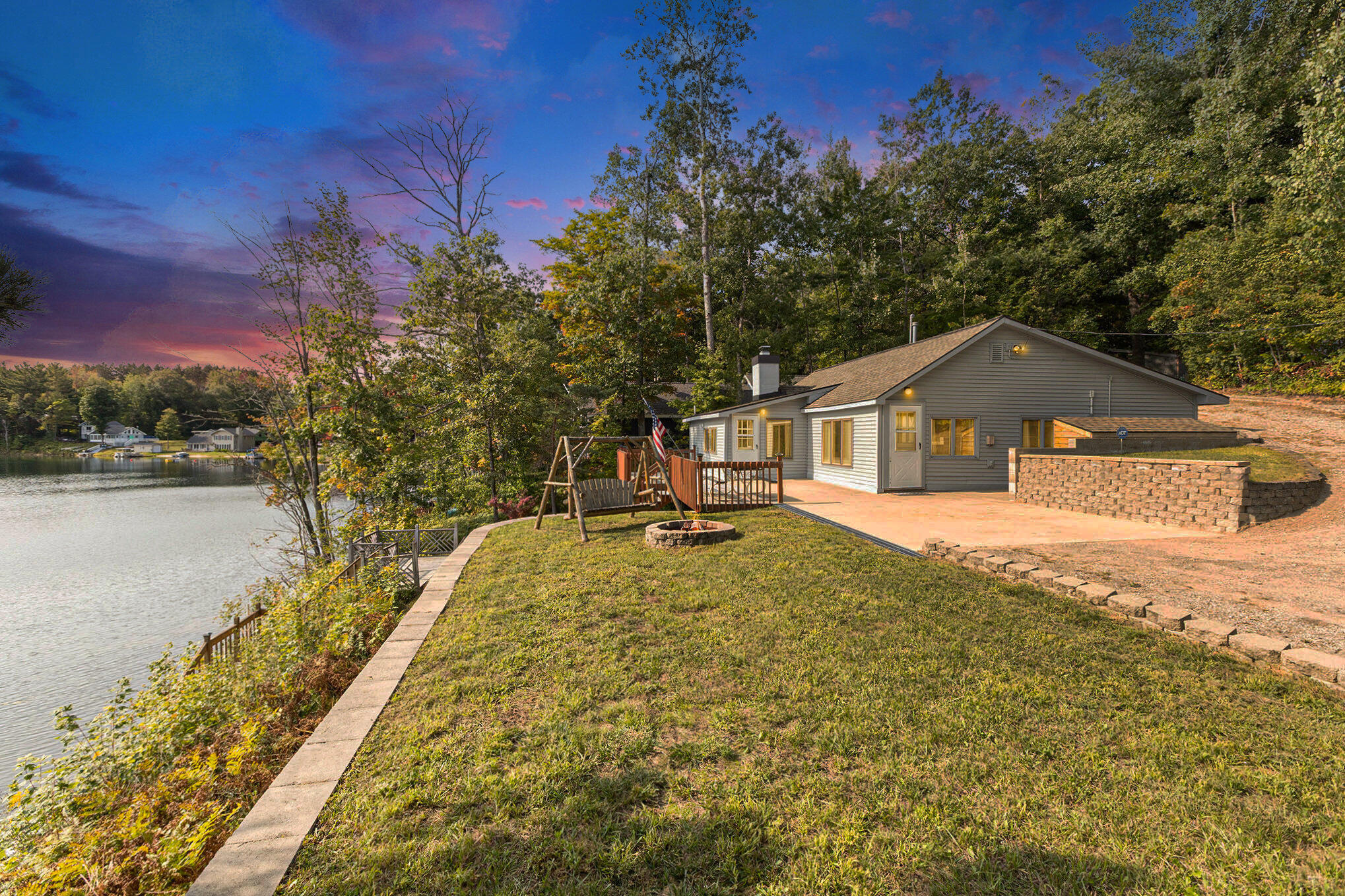 8804 Sunset Trail Road Ne Property Photo 2