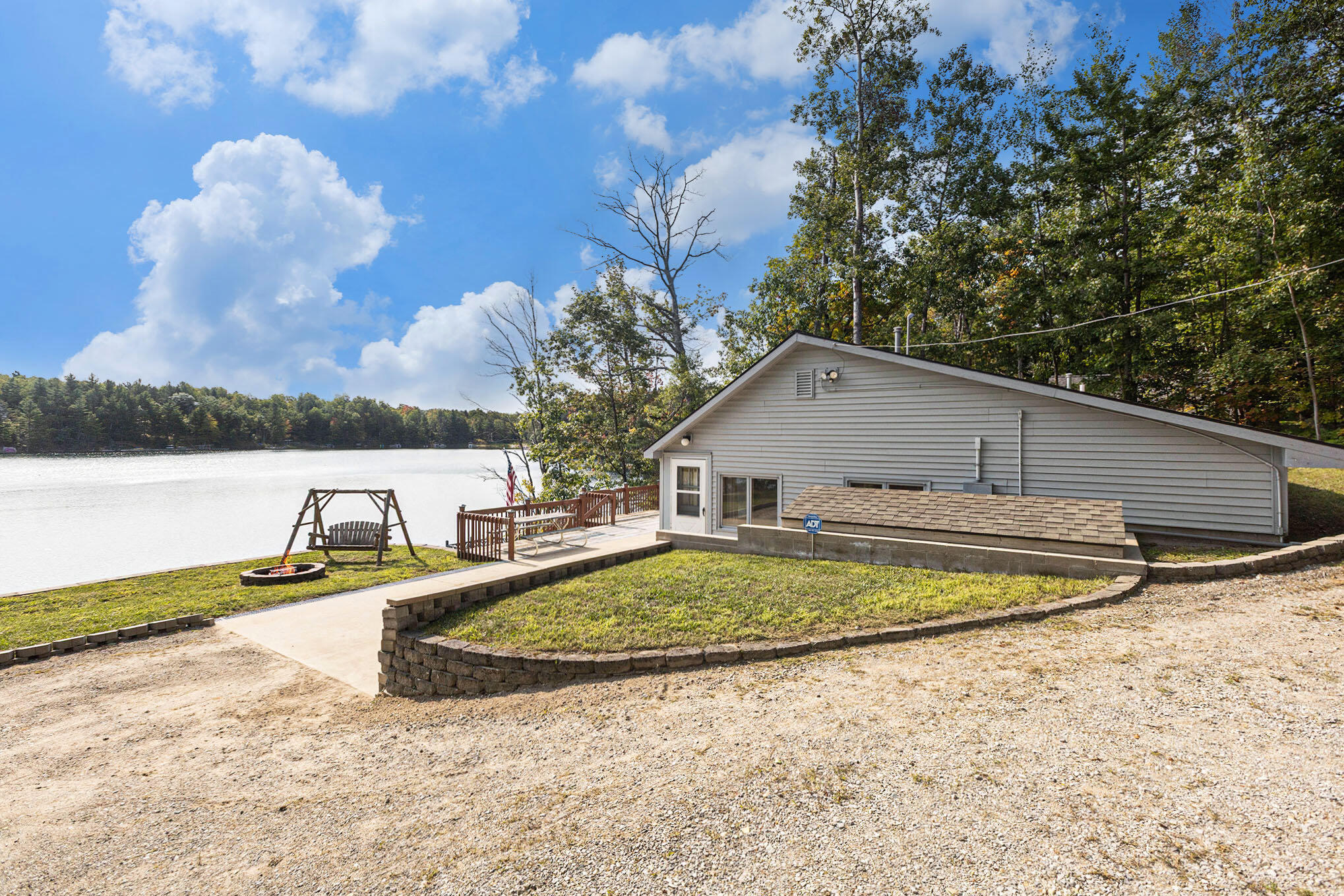8804 Sunset Trail Road Ne Property Photo 6