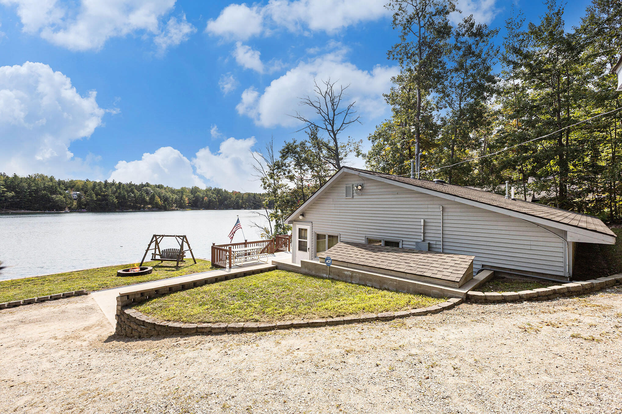 8804 Sunset Trail Road Ne Property Photo 9
