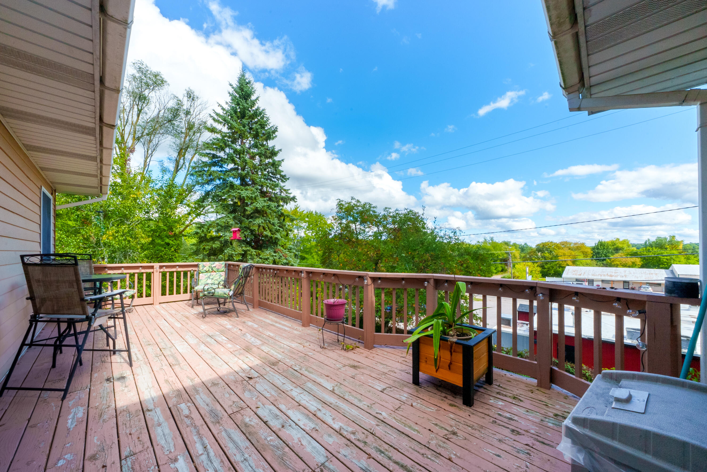 8888 Ferry Street Property Photo 8