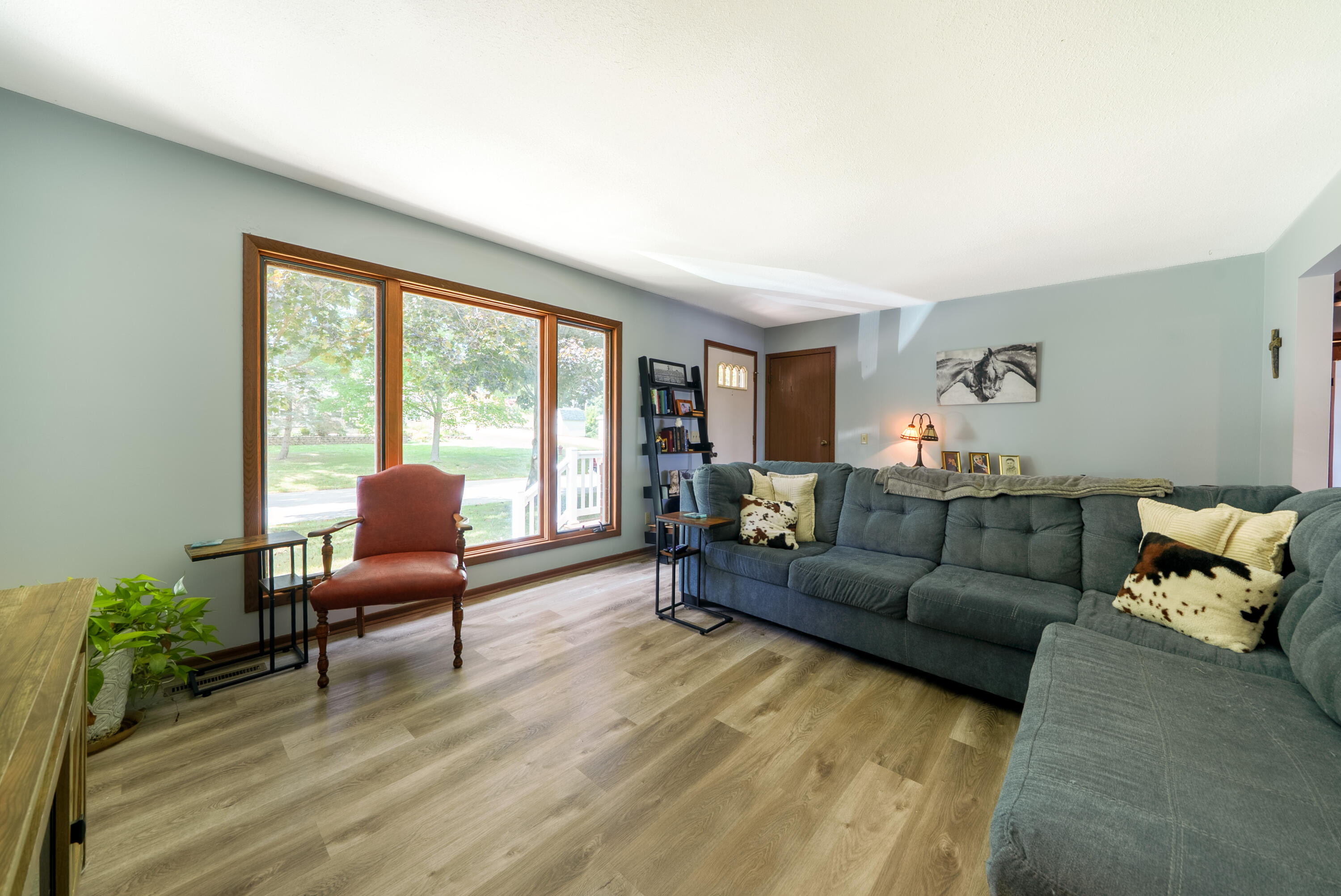 8888 Ferry Street Property Photo 9