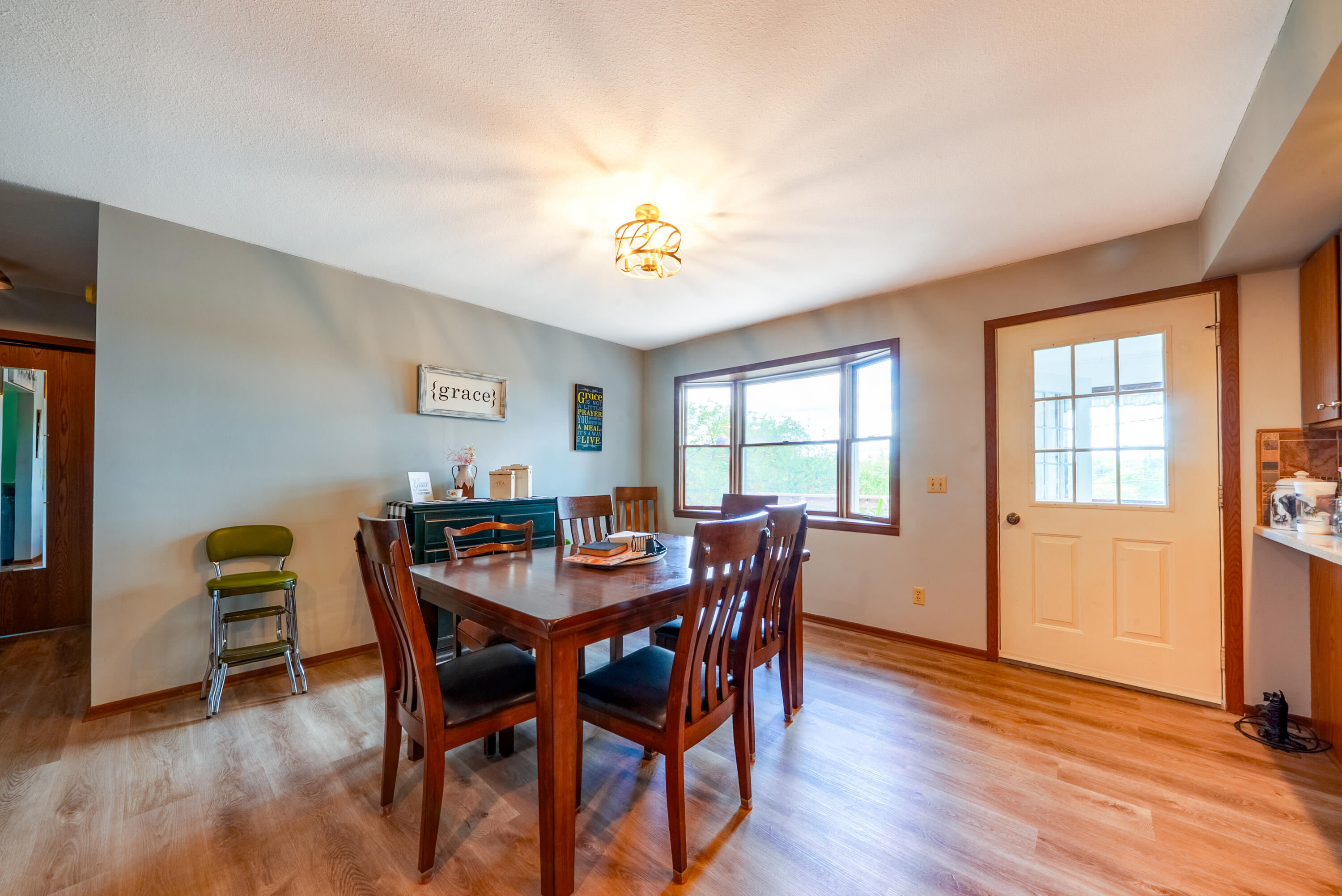 8888 Ferry Street Property Photo 11