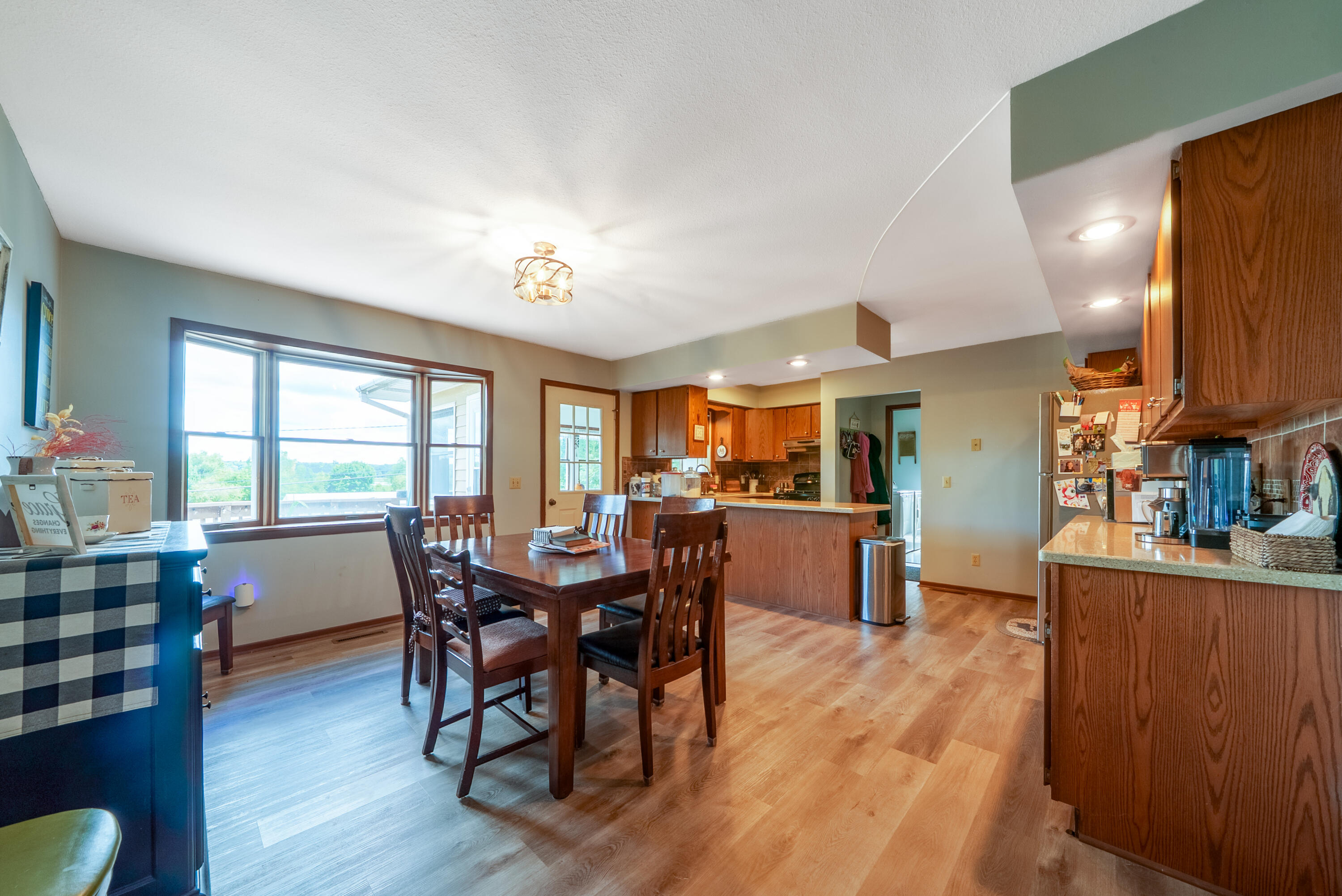 8888 Ferry Street Property Photo 12