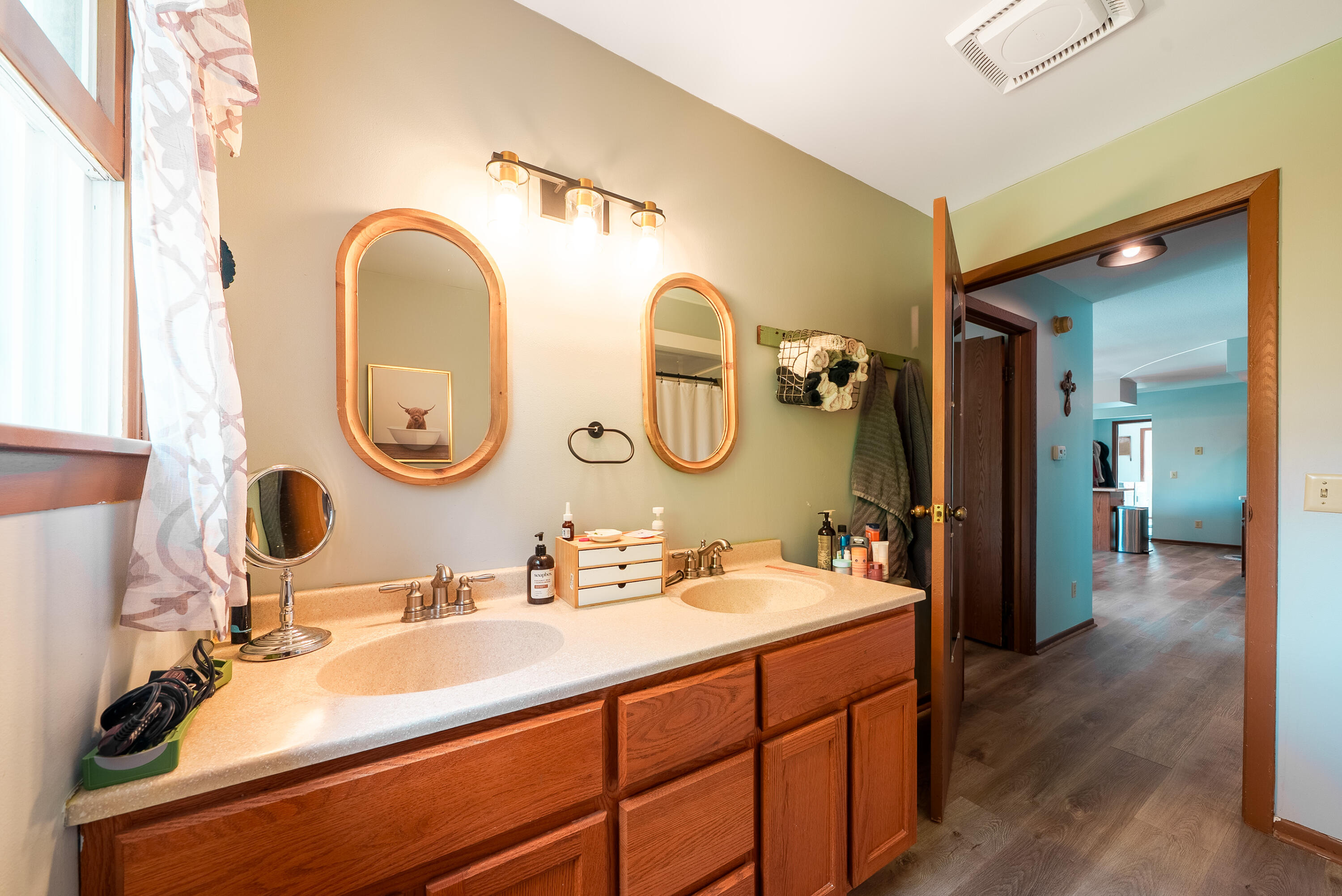 8888 Ferry Street Property Photo 17