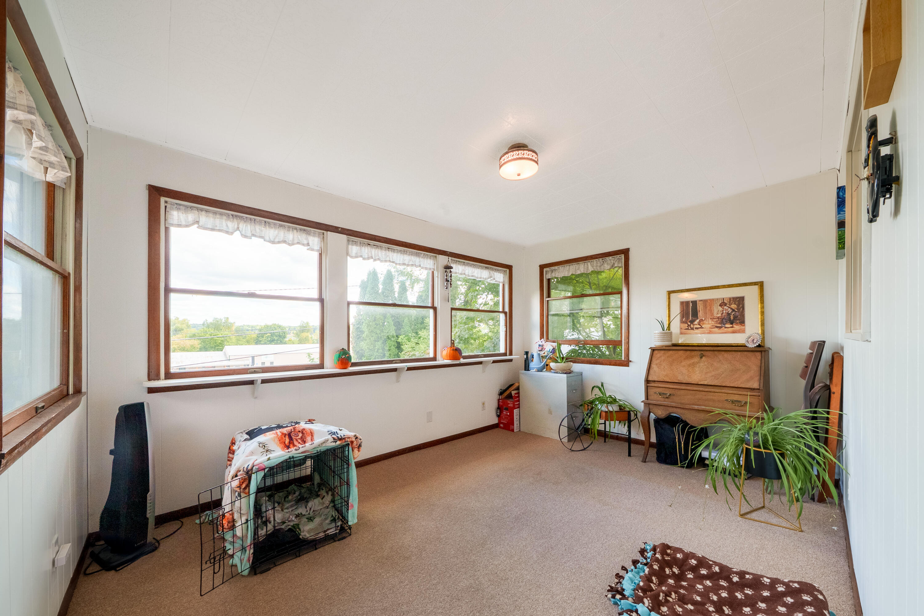 8888 Ferry Street Property Photo 20