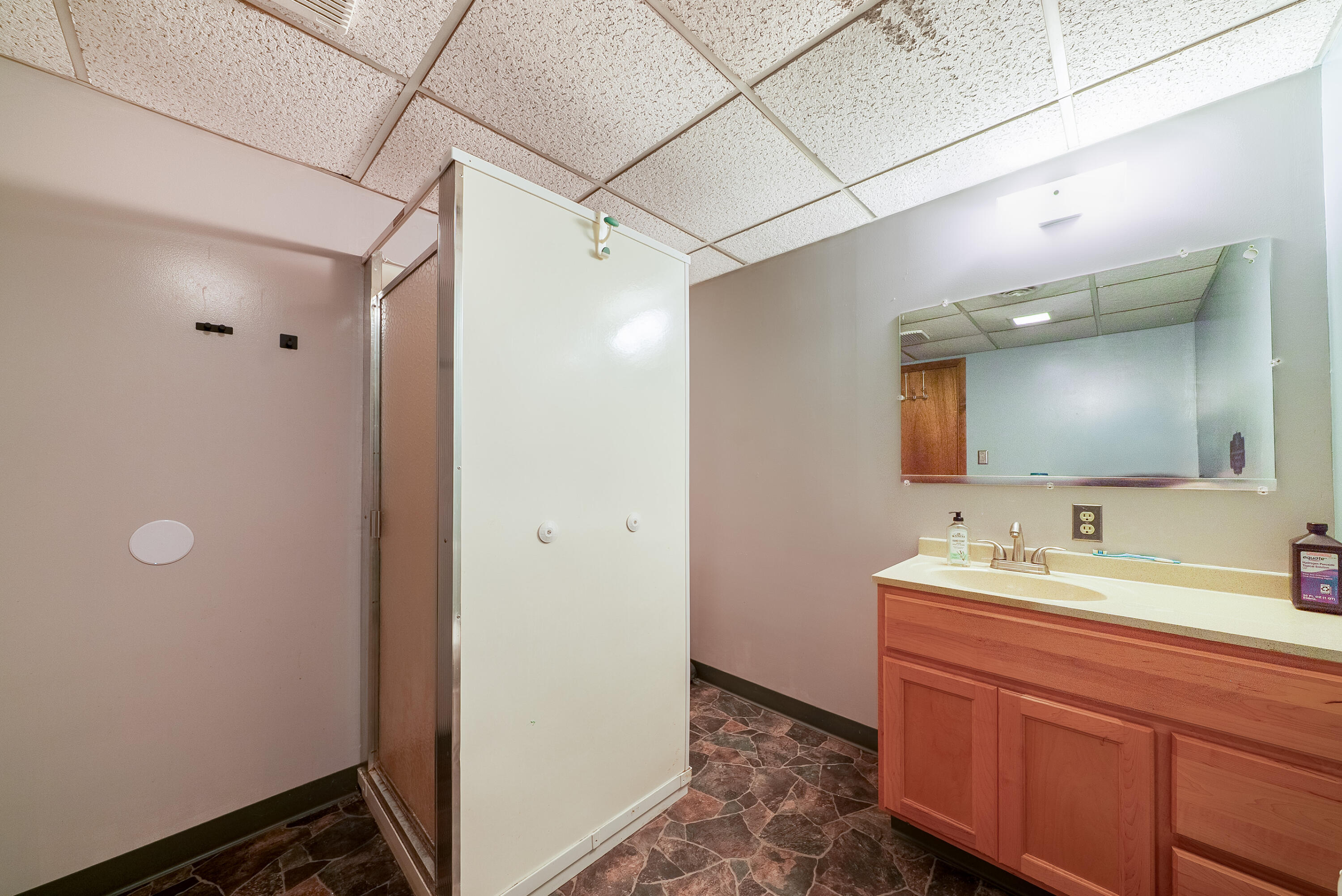 8888 Ferry Street Property Photo 27