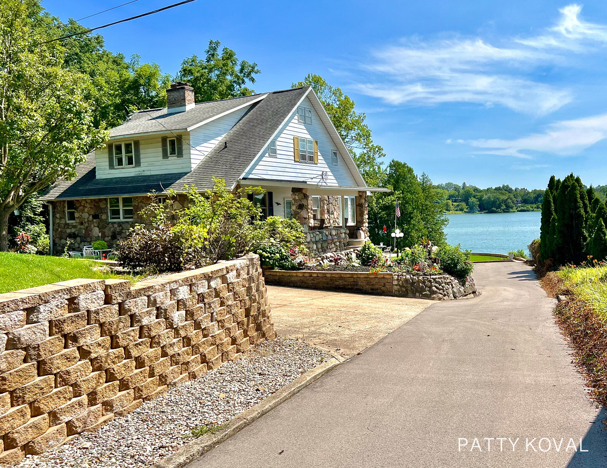 446 Bayview Court Property Photo 1