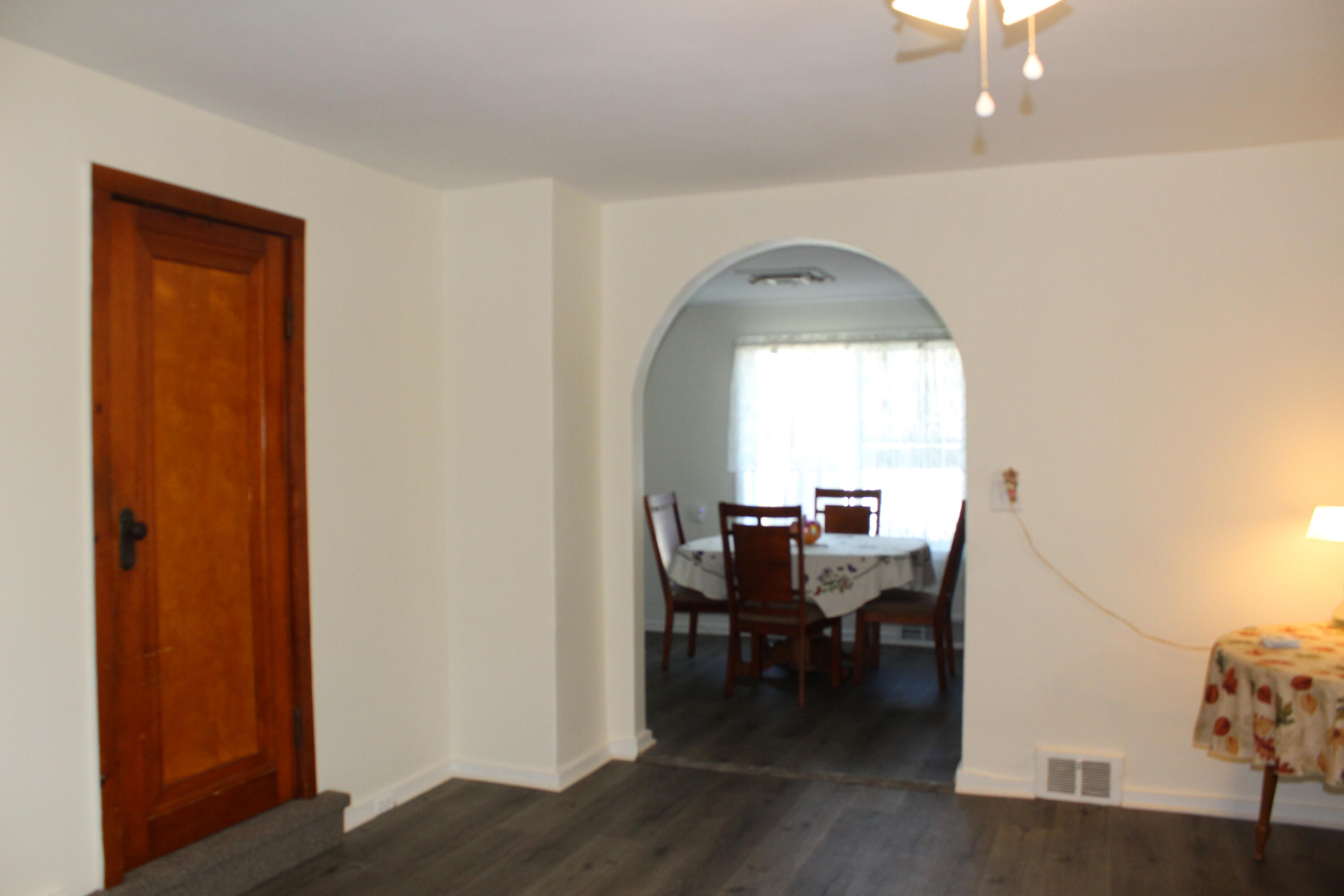 7945 Willow Road Property Photo 3