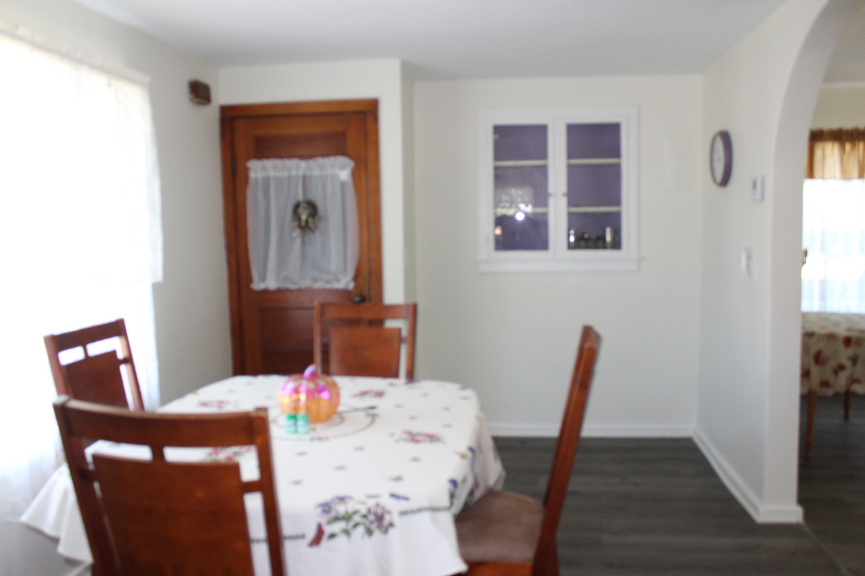 7945 Willow Road Property Photo 5