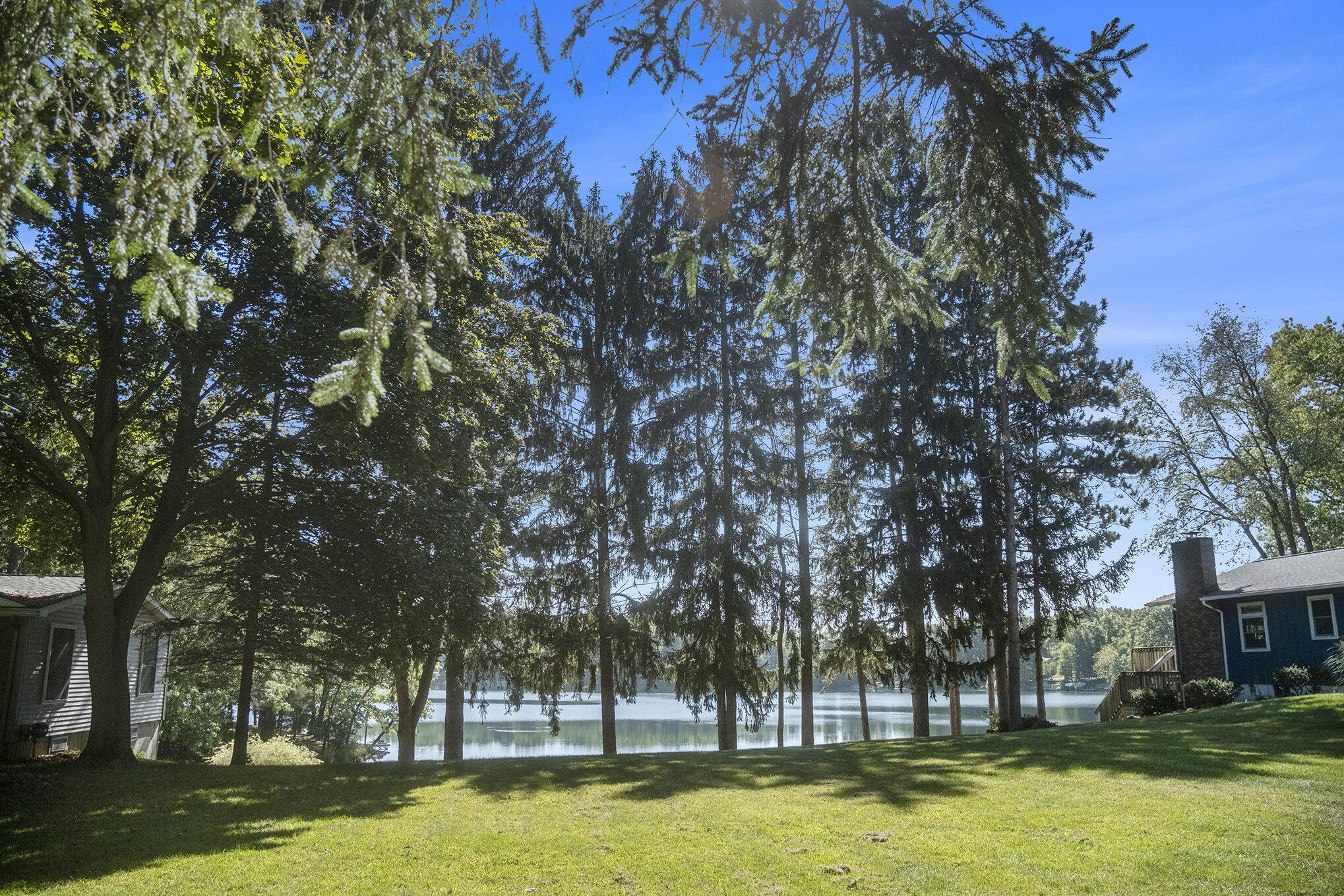 275 Westshore Drive Property Photo 11