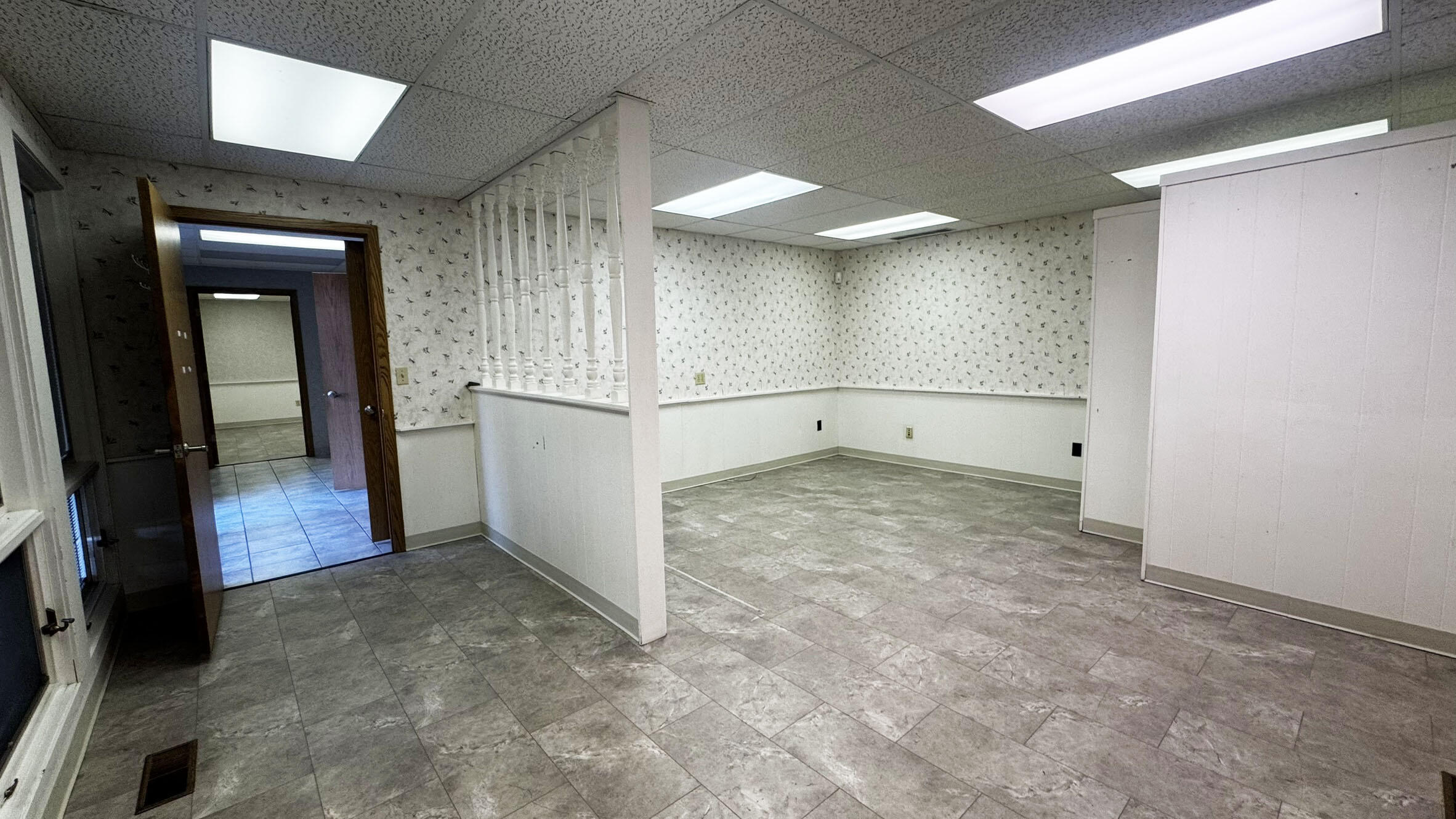 2323 Gull Road, Bldg. B Property Photo 7