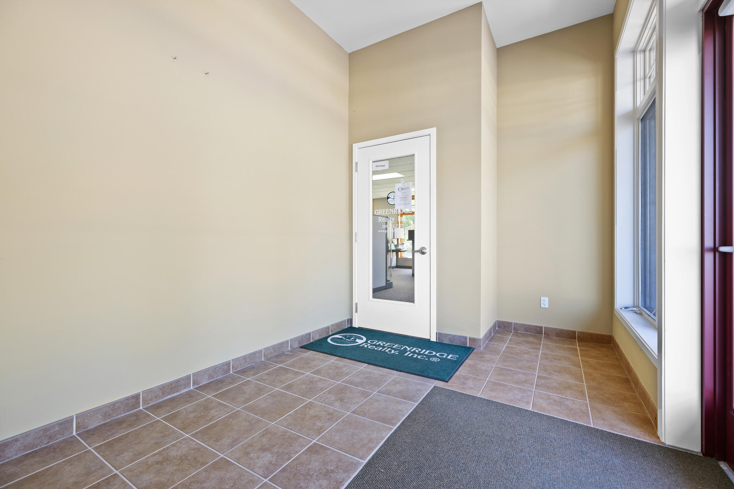 3598 Green Pointe Center Property Photo 4