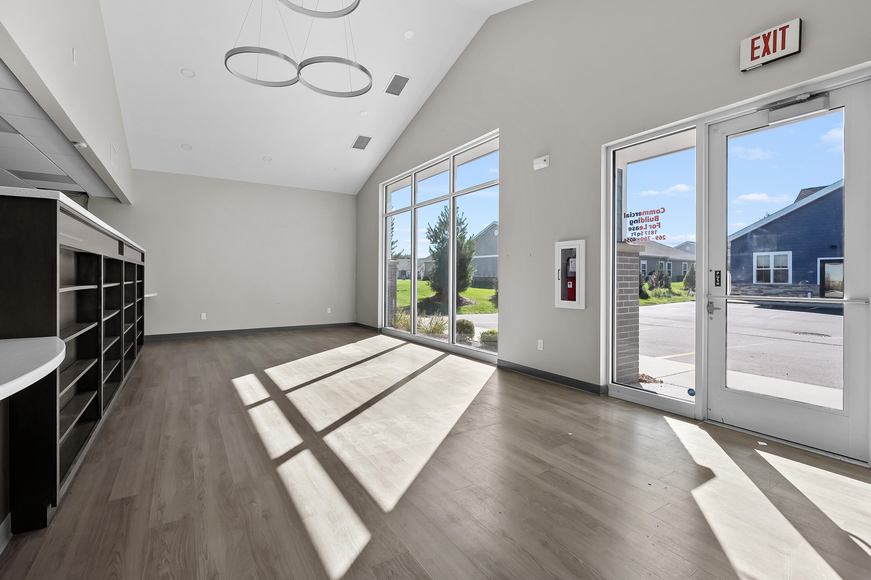 8083 Vineyard Parkway Property Photo 4
