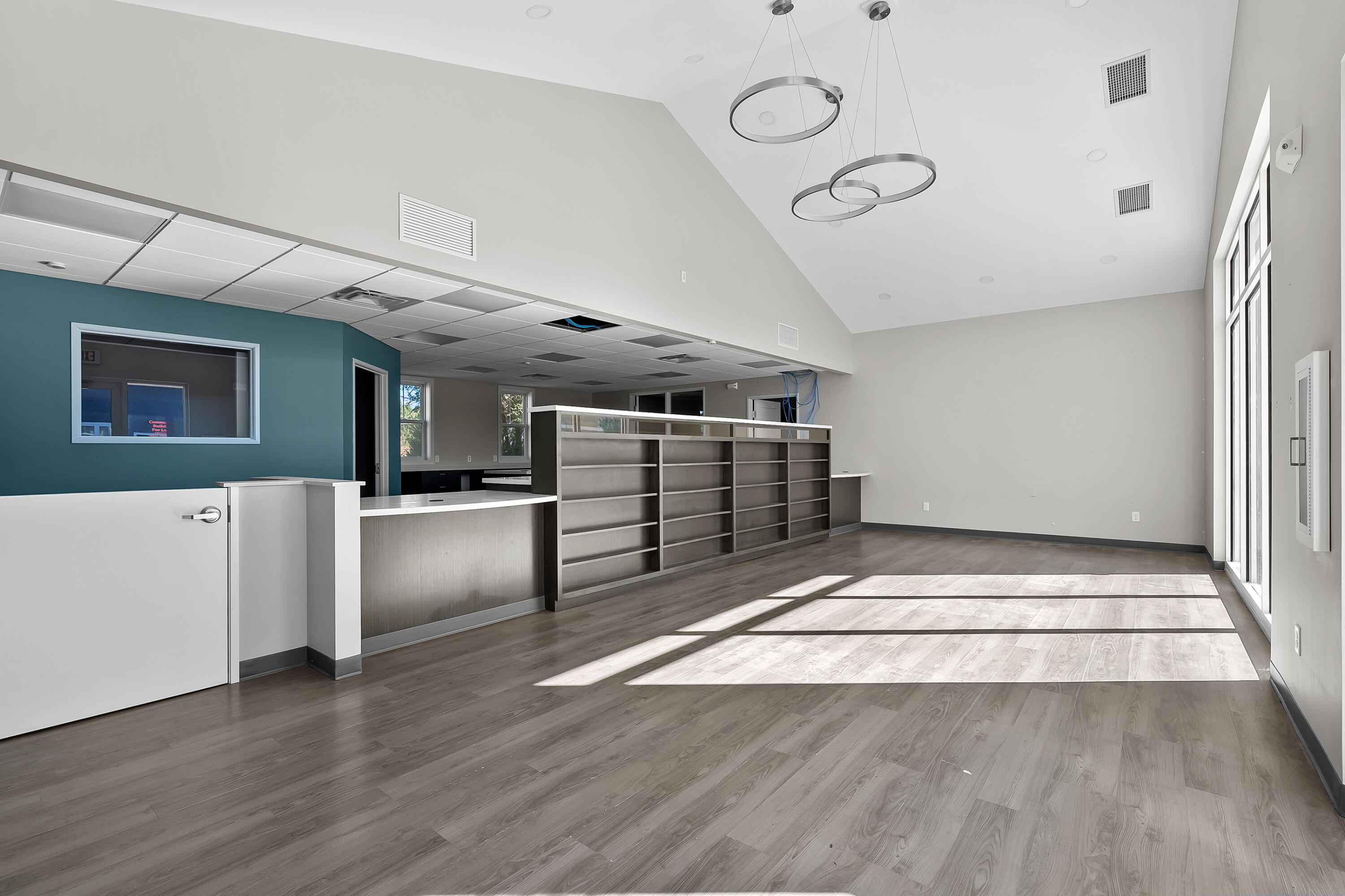 8083 Vineyard Parkway Property Photo 5