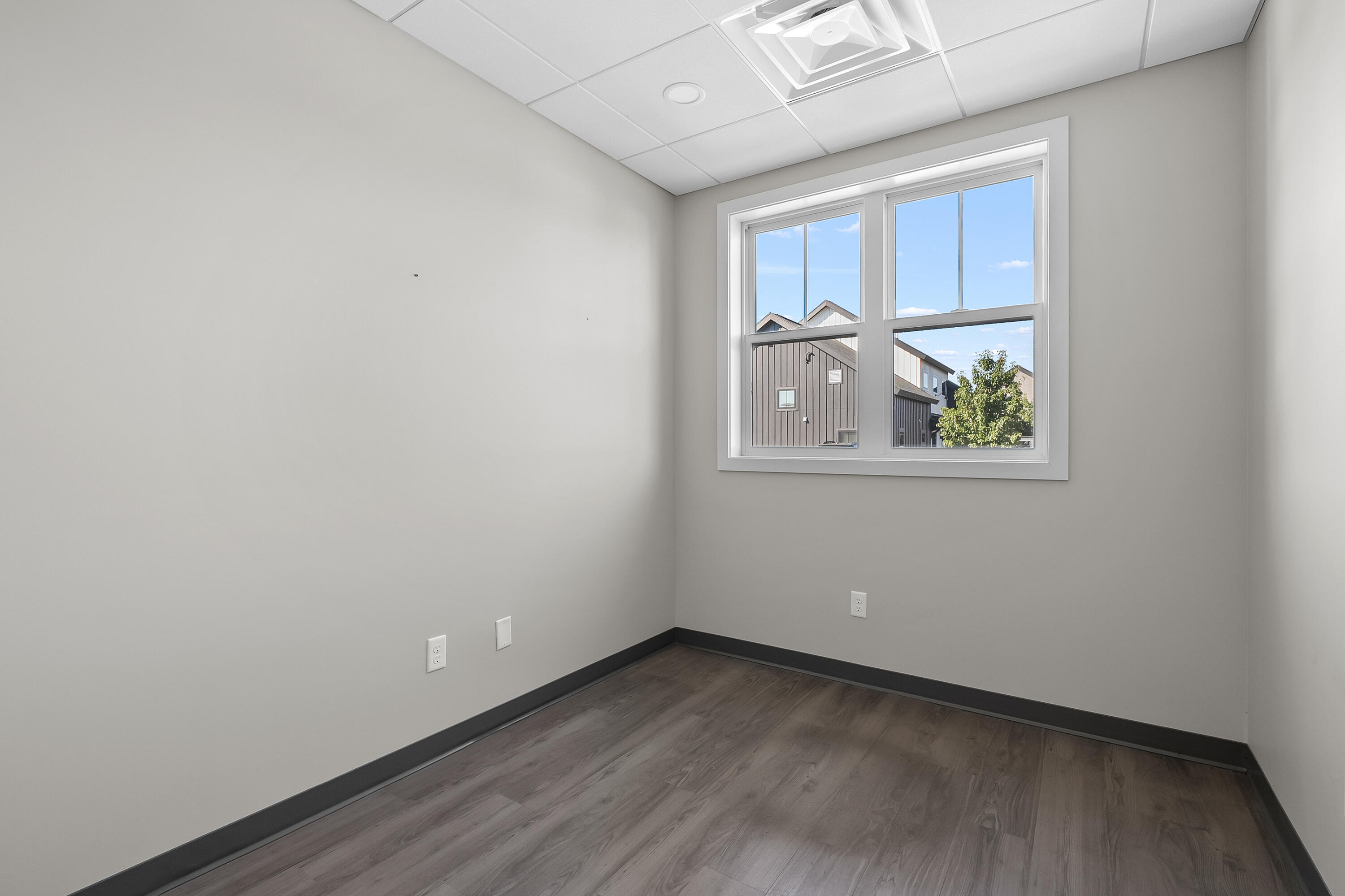 8083 Vineyard Parkway Property Photo 17