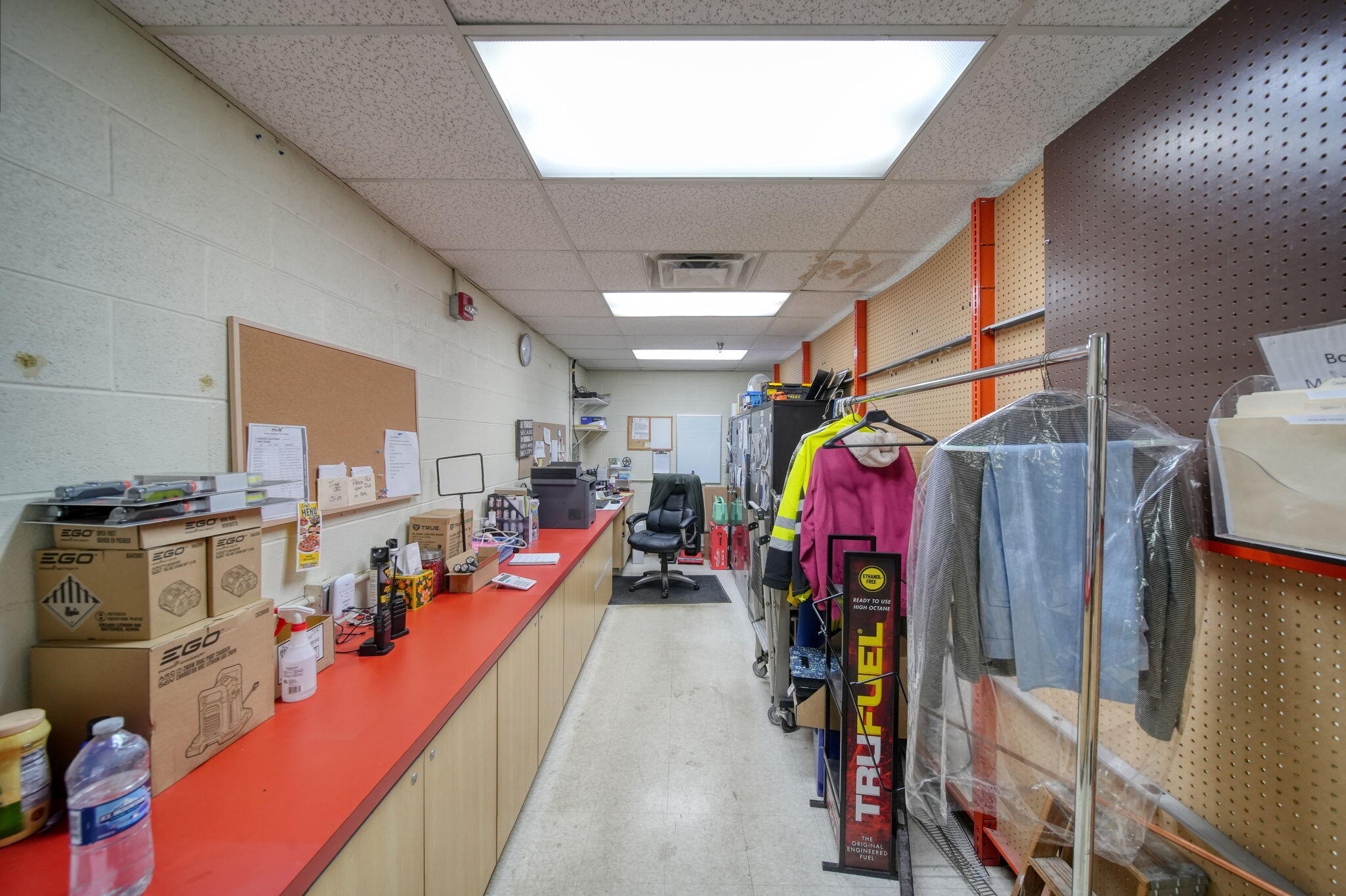 325 Railroad Street Property Photo 14