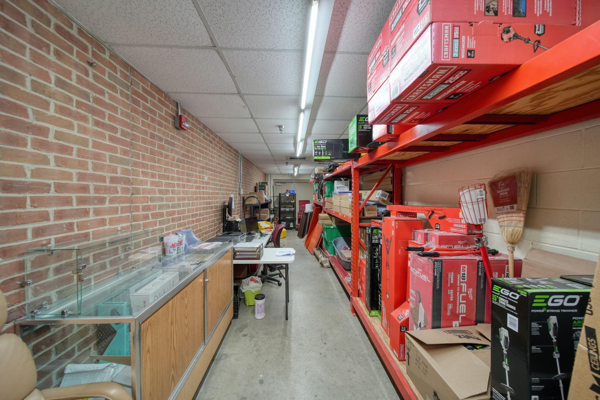 325 Railroad Street Property Photo 16
