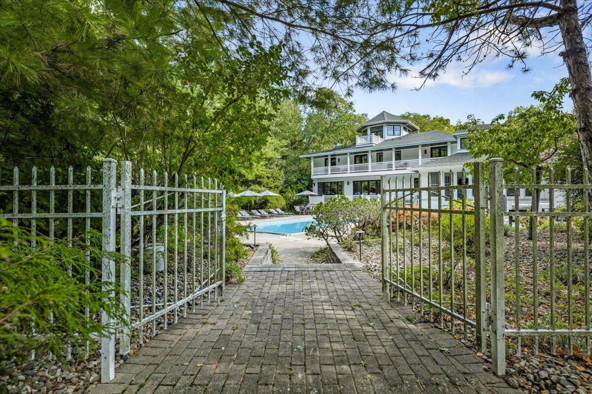 50111 Deer Park Drive Property Photo