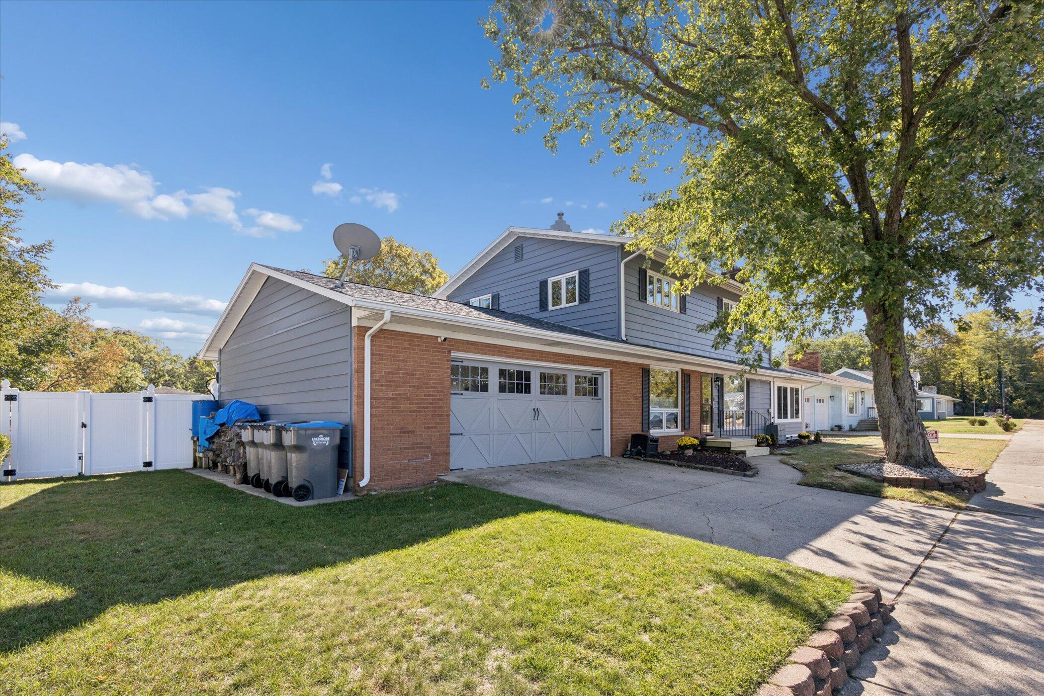 1407 Shore Drive Property Photo 2