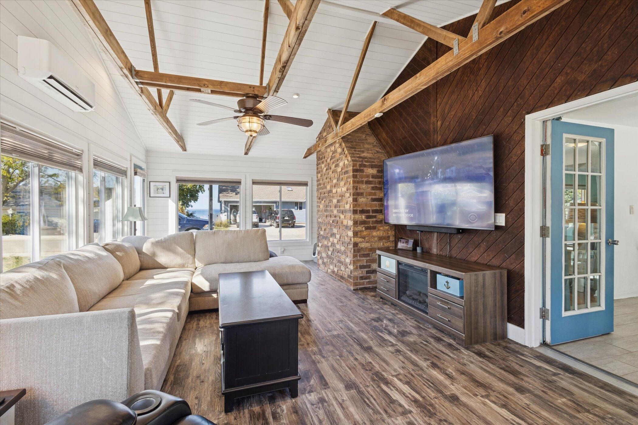 1407 Shore Drive Property Photo 8