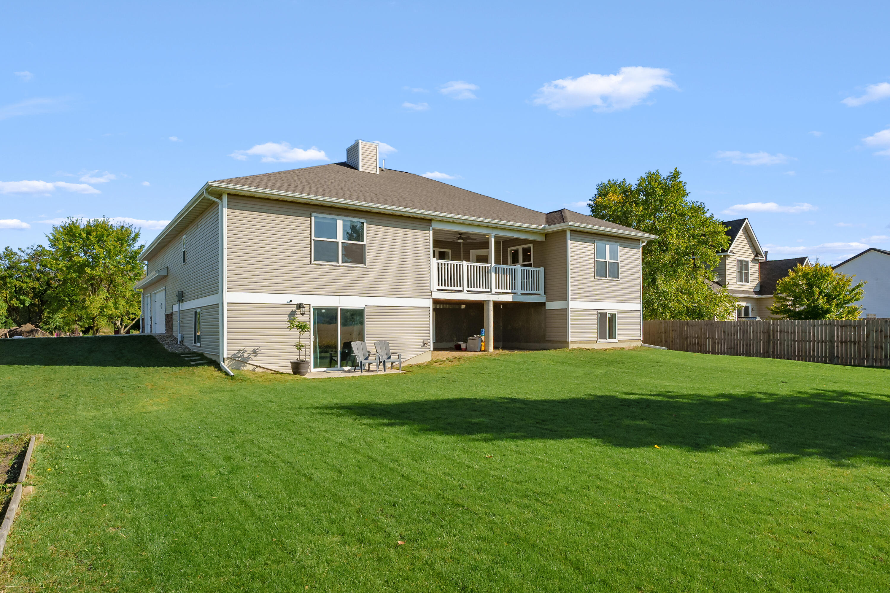 1720 Carlisle Drive Property Photo 3